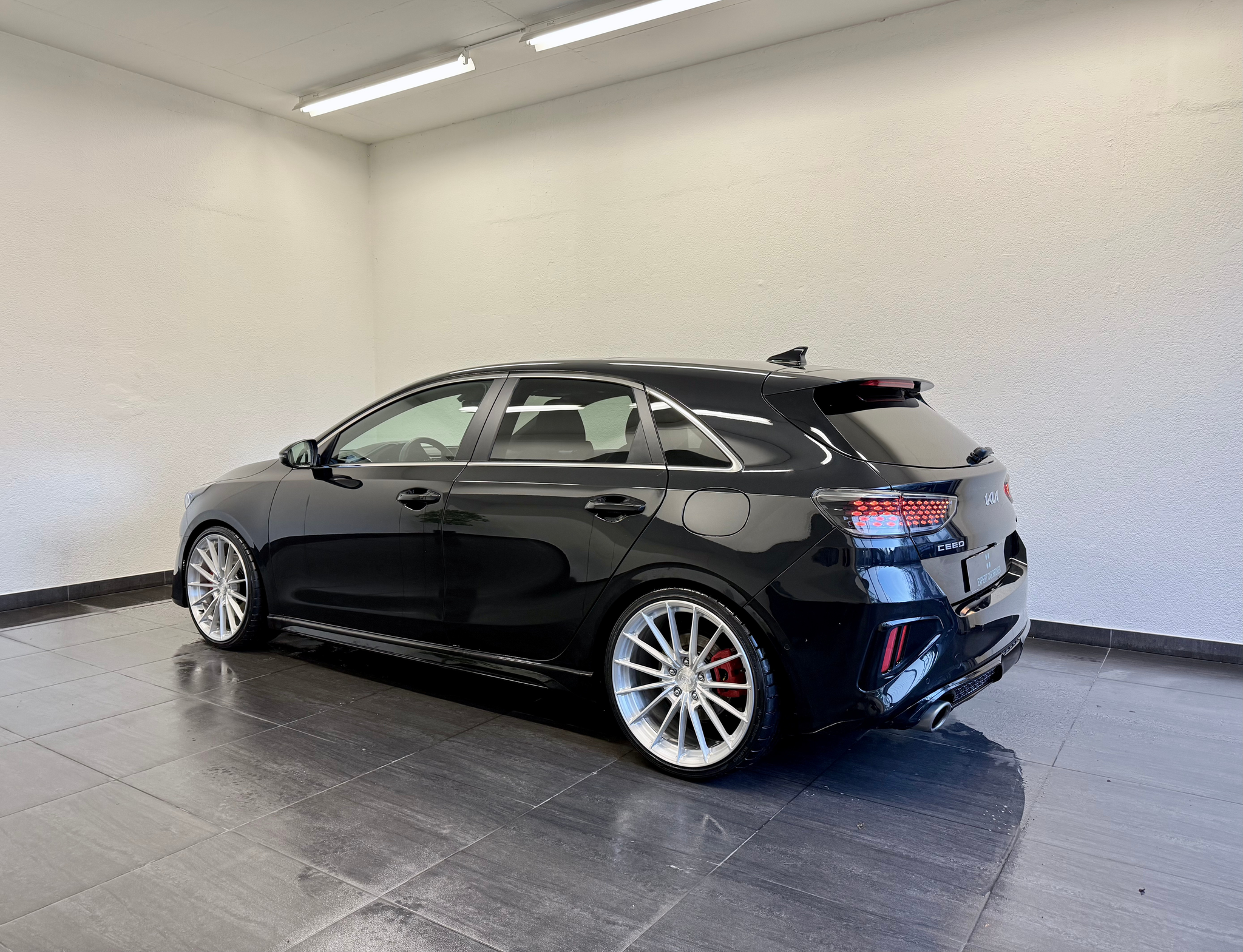 listing desktop thumbnail image 5