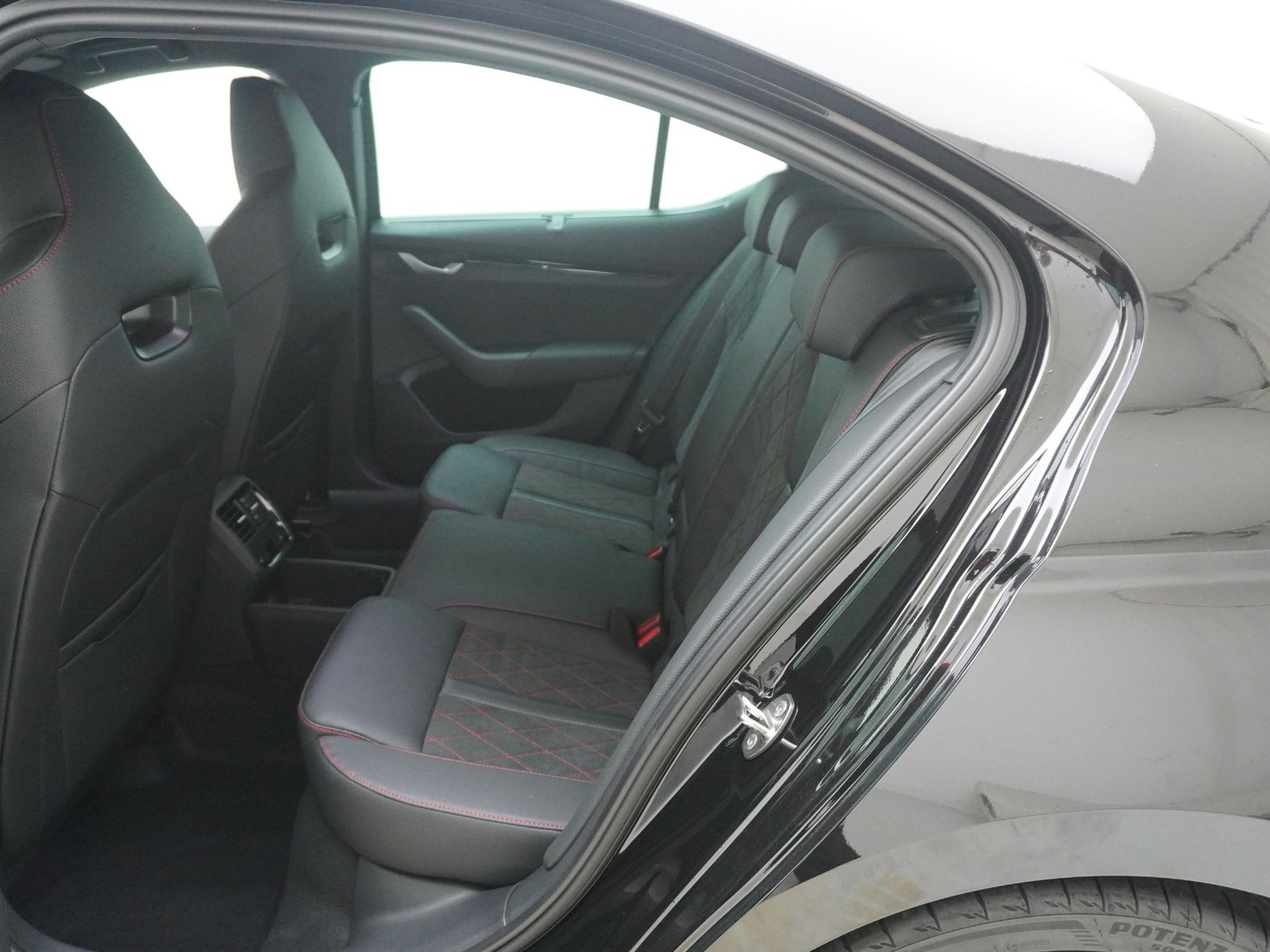 listing desktop thumbnail image 15