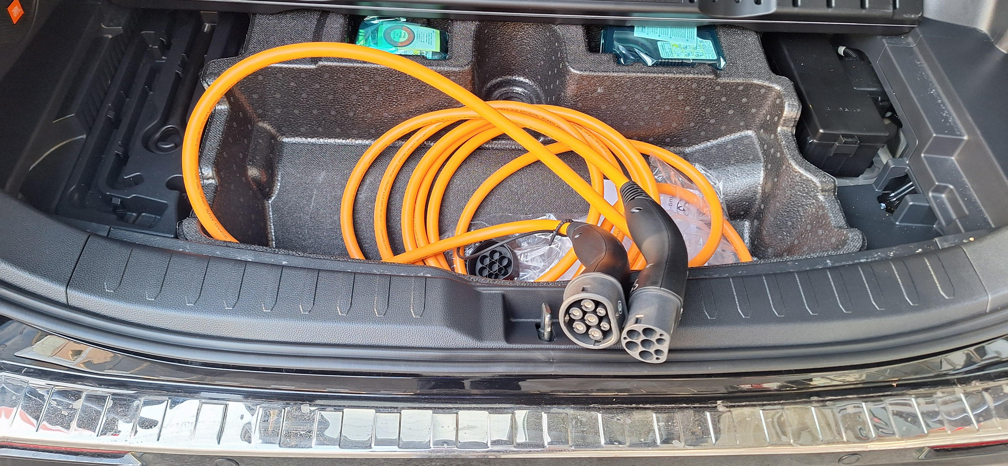 listing desktop thumbnail image 18