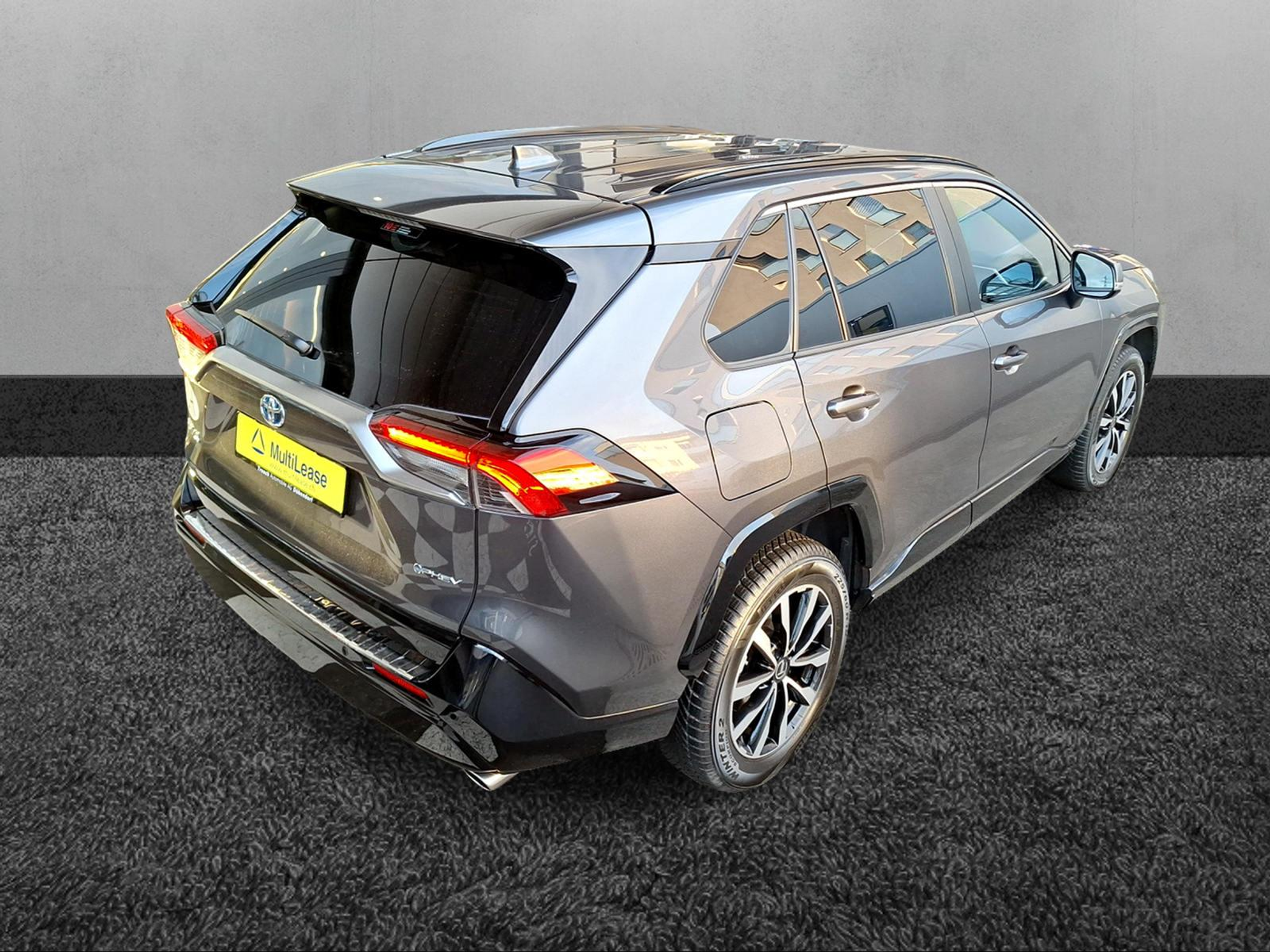 listing desktop thumbnail image 3