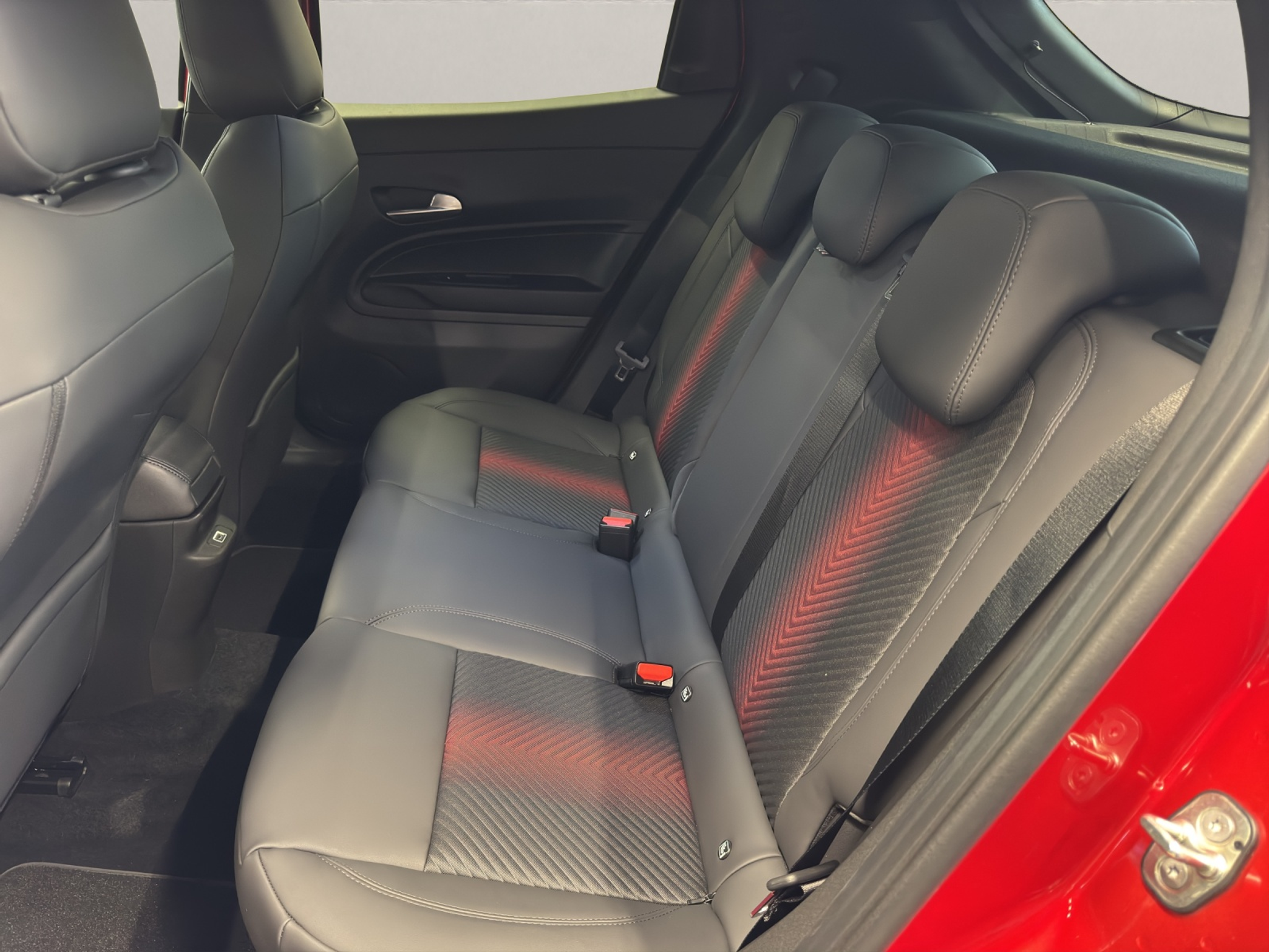 listing desktop thumbnail image 9