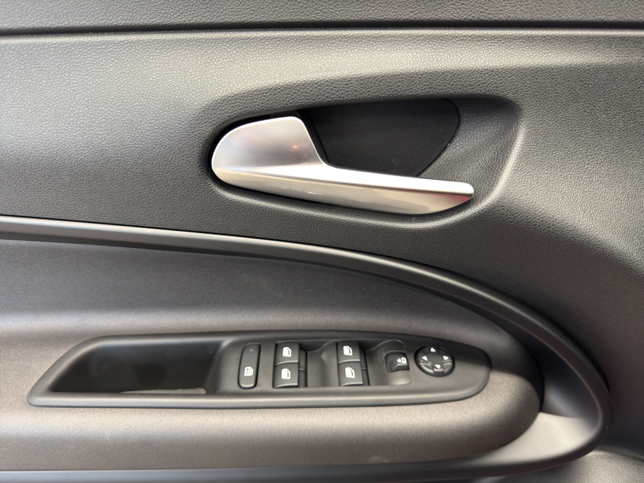 listing desktop thumbnail image 13