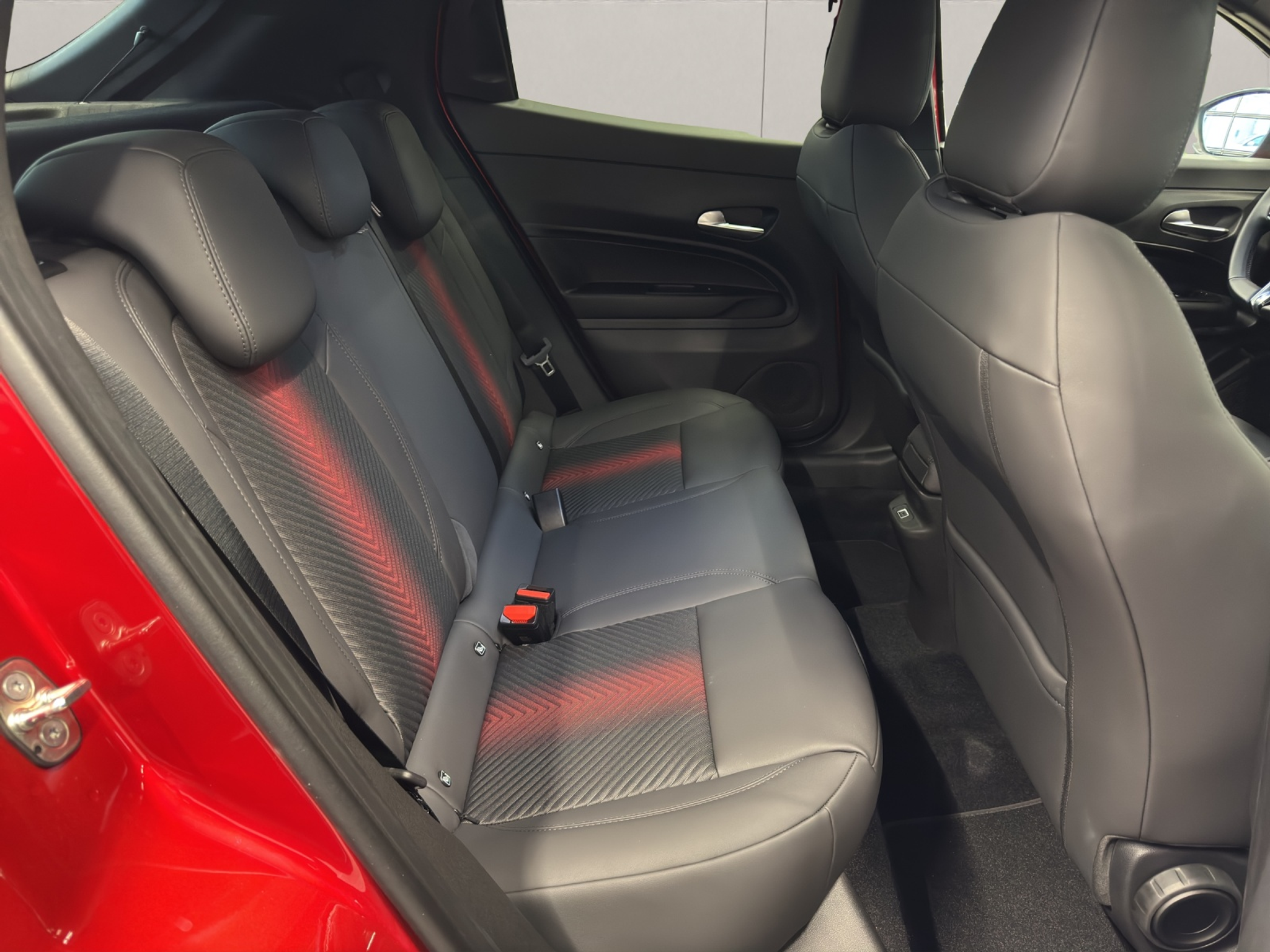 listing desktop thumbnail image 8