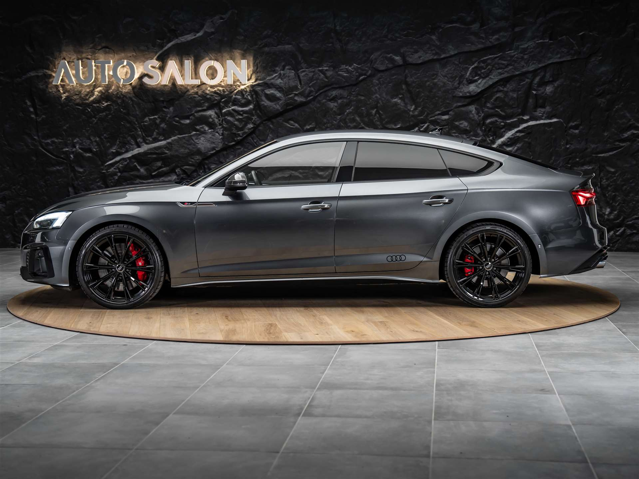 listing desktop thumbnail image 1