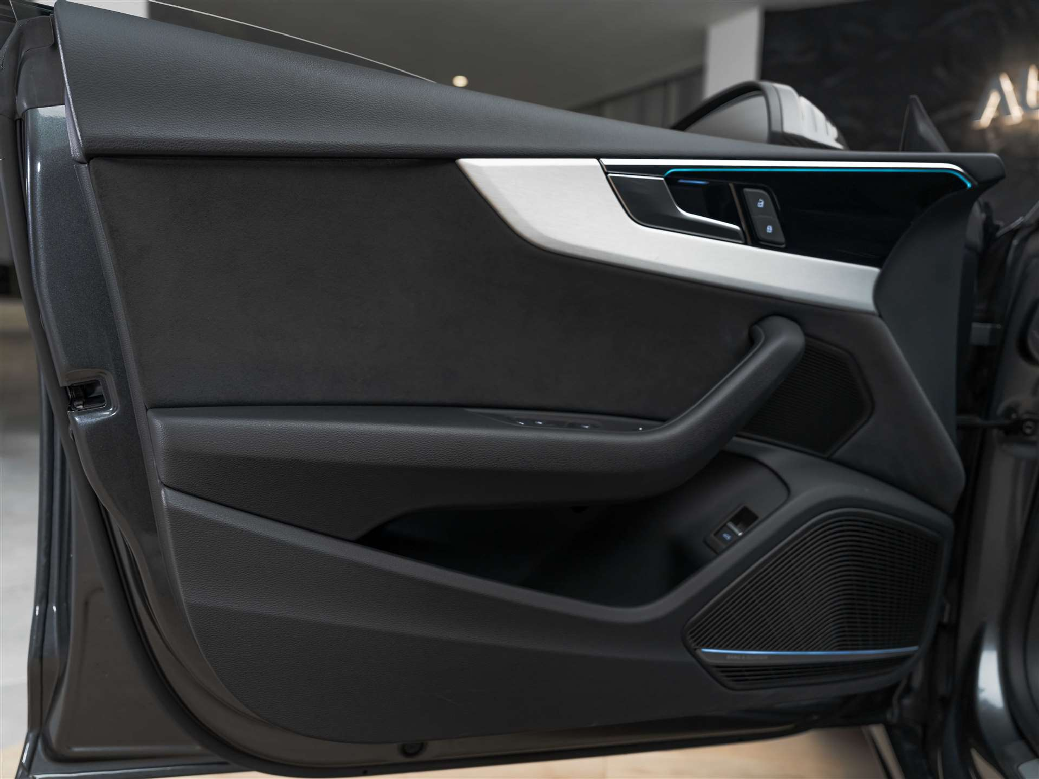 listing desktop thumbnail image 22