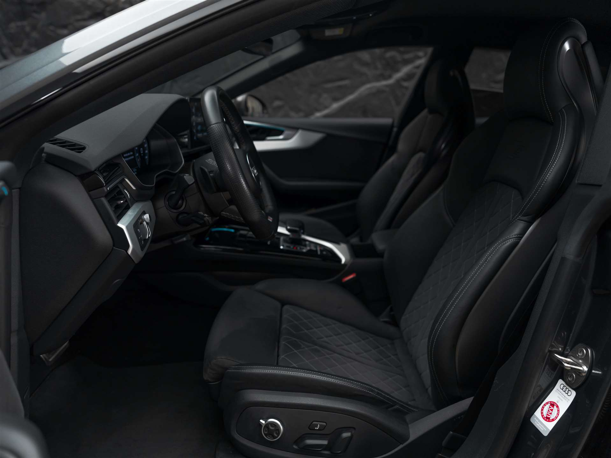 listing desktop thumbnail image 8