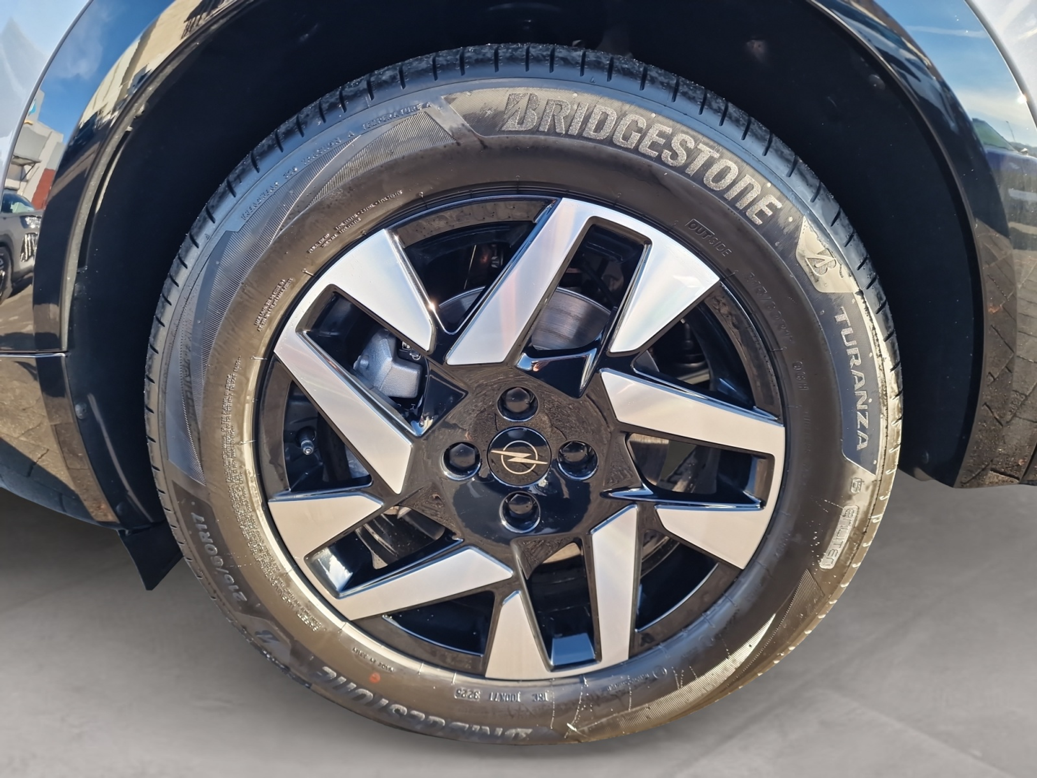 listing desktop thumbnail image 8