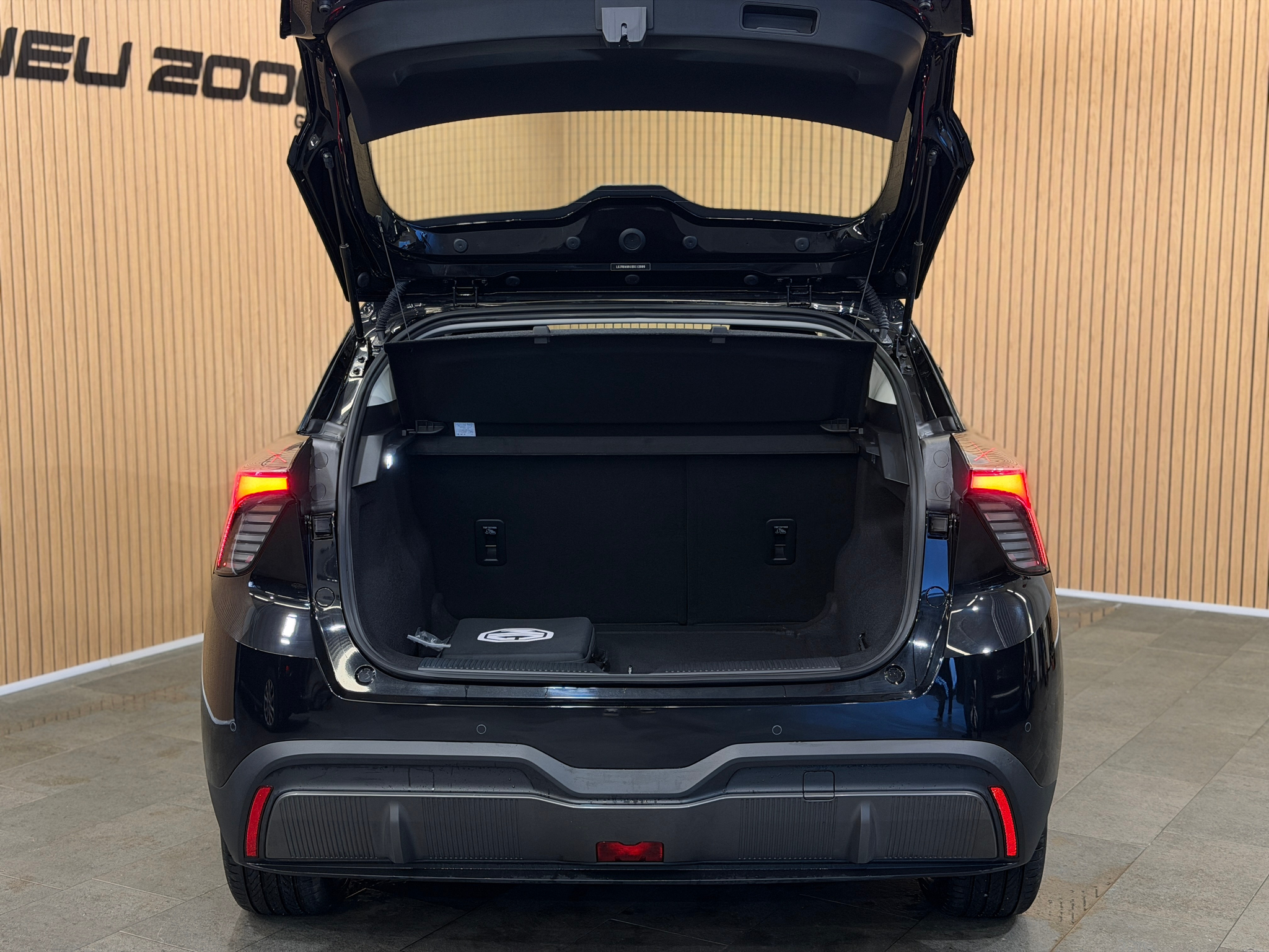 listing desktop thumbnail image 4