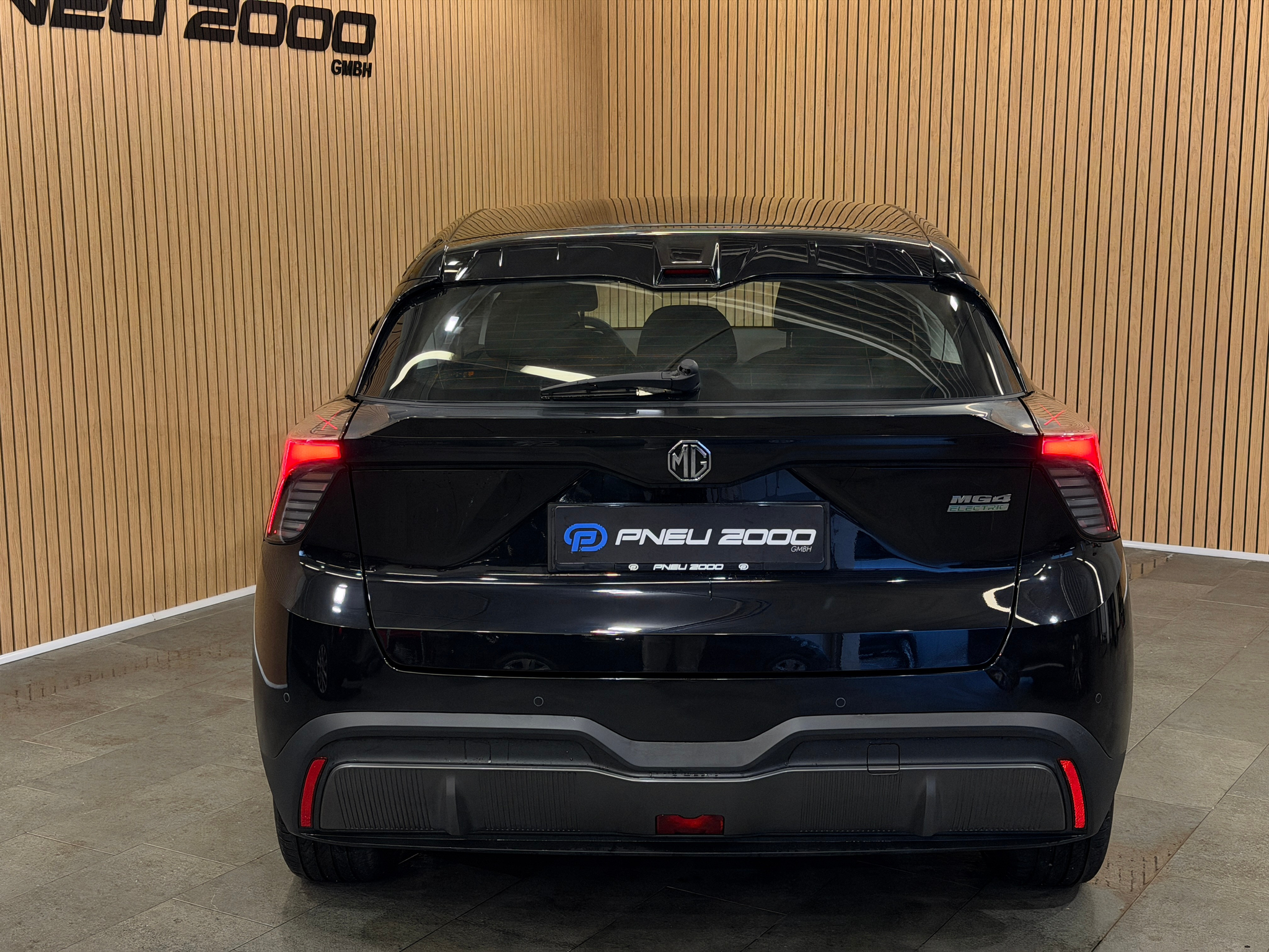 listing desktop thumbnail image 3