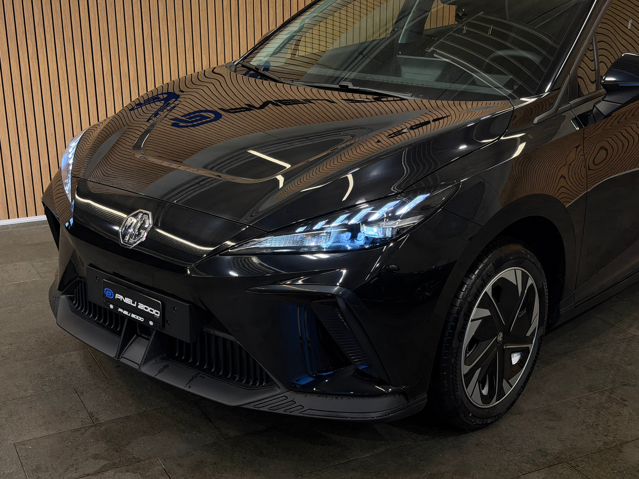 listing desktop thumbnail image 1