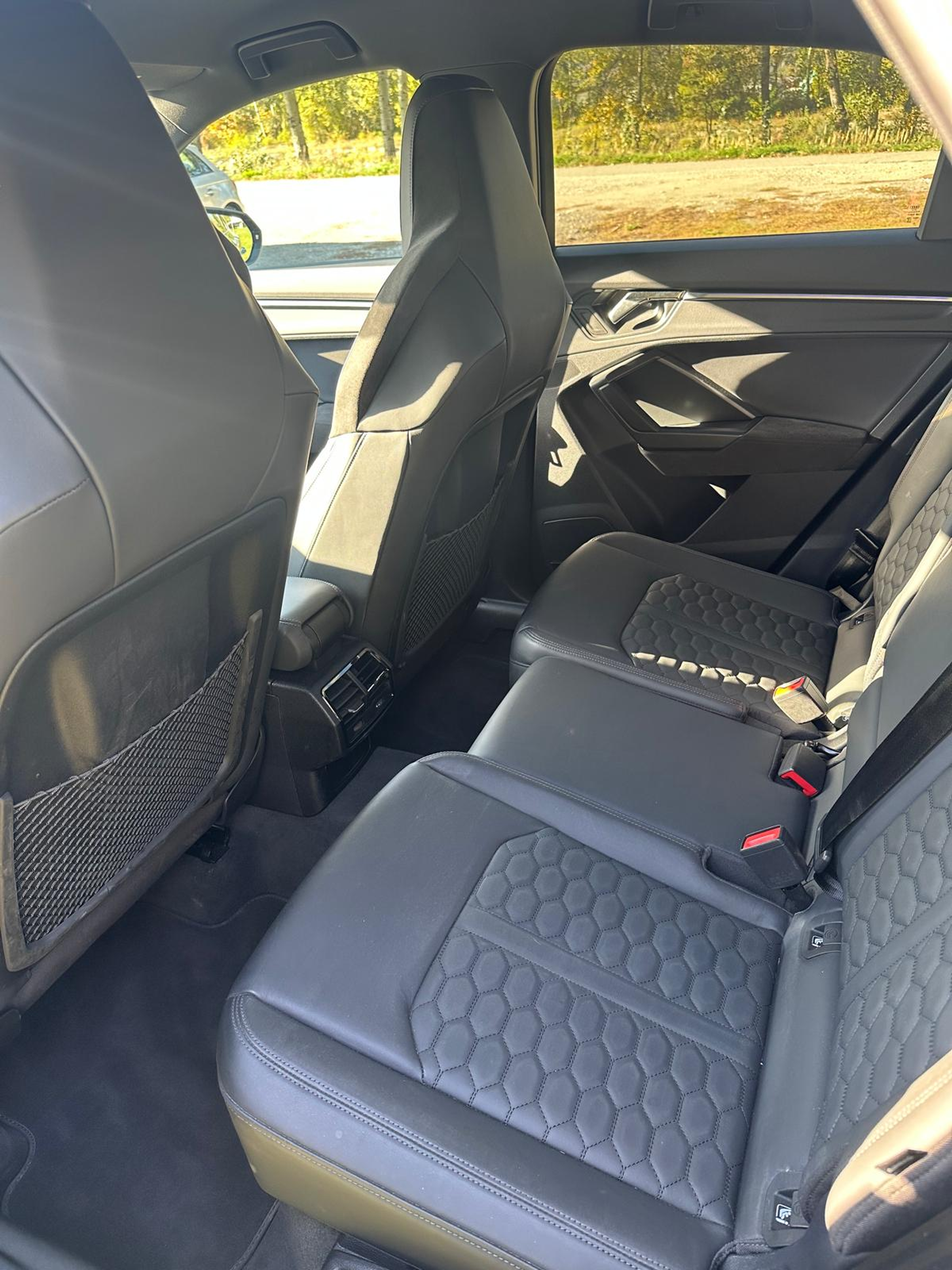 listing desktop thumbnail image 8