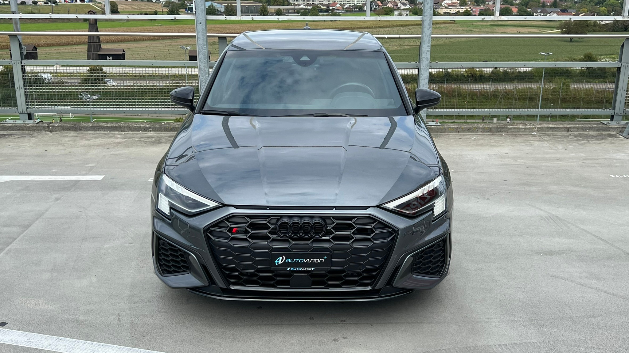 listing desktop thumbnail image 6