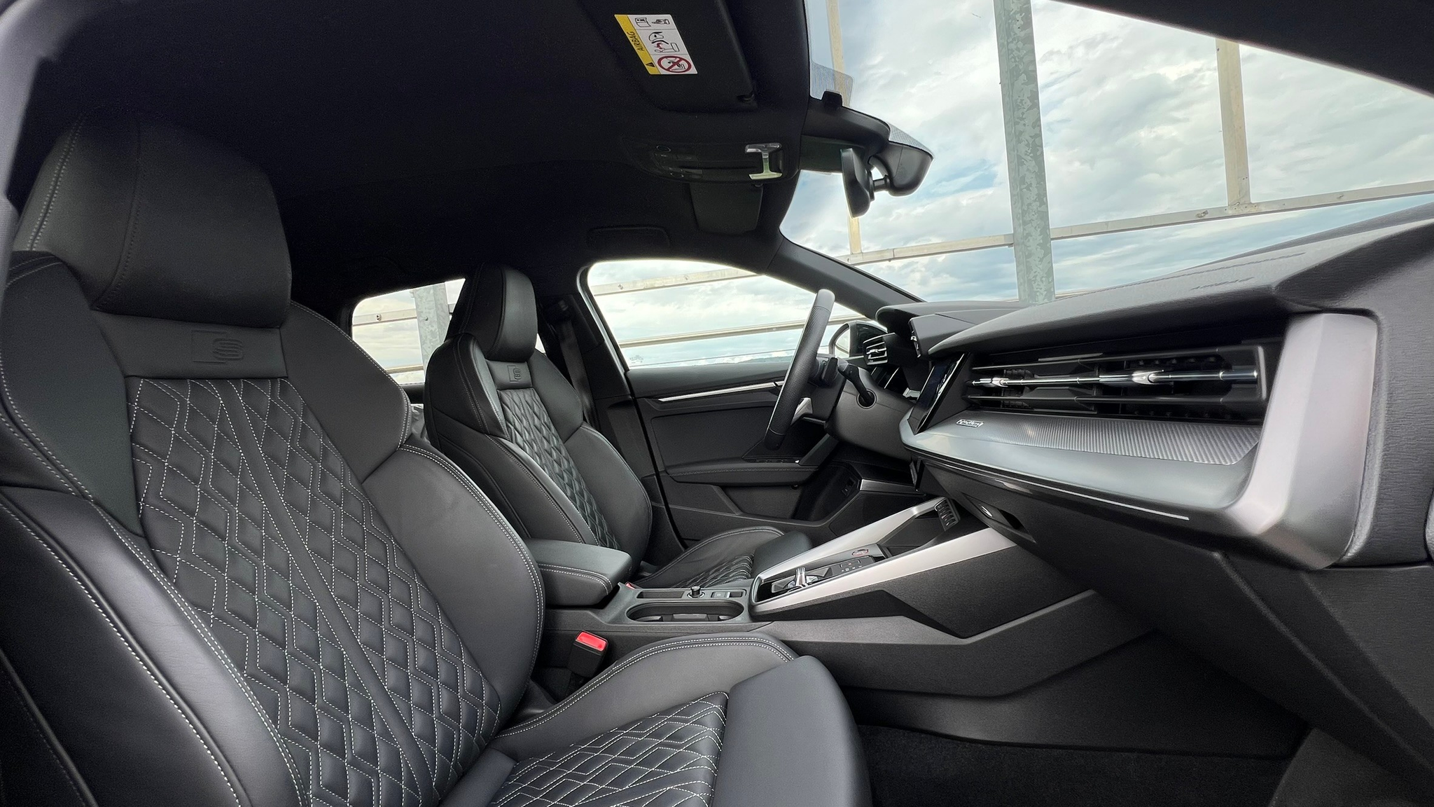 listing desktop thumbnail image 25