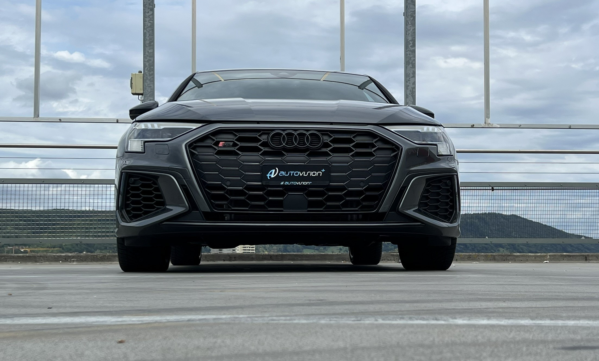 listing desktop thumbnail image 7