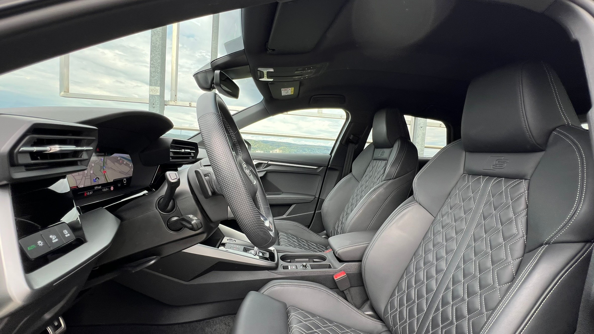 listing desktop thumbnail image 26