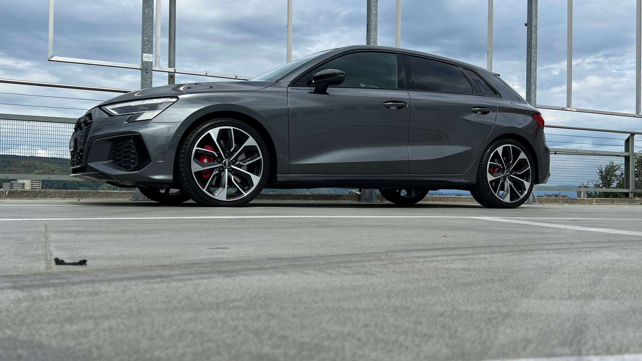 listing desktop thumbnail image 16