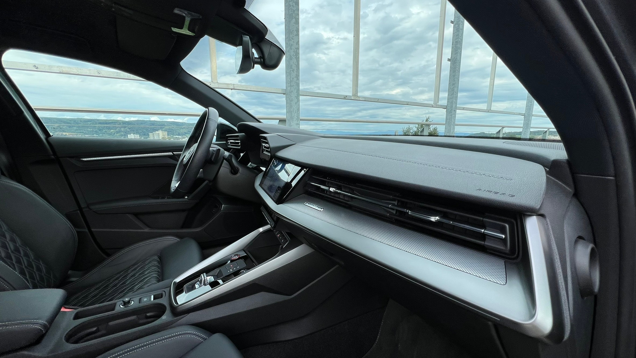 listing desktop thumbnail image 24