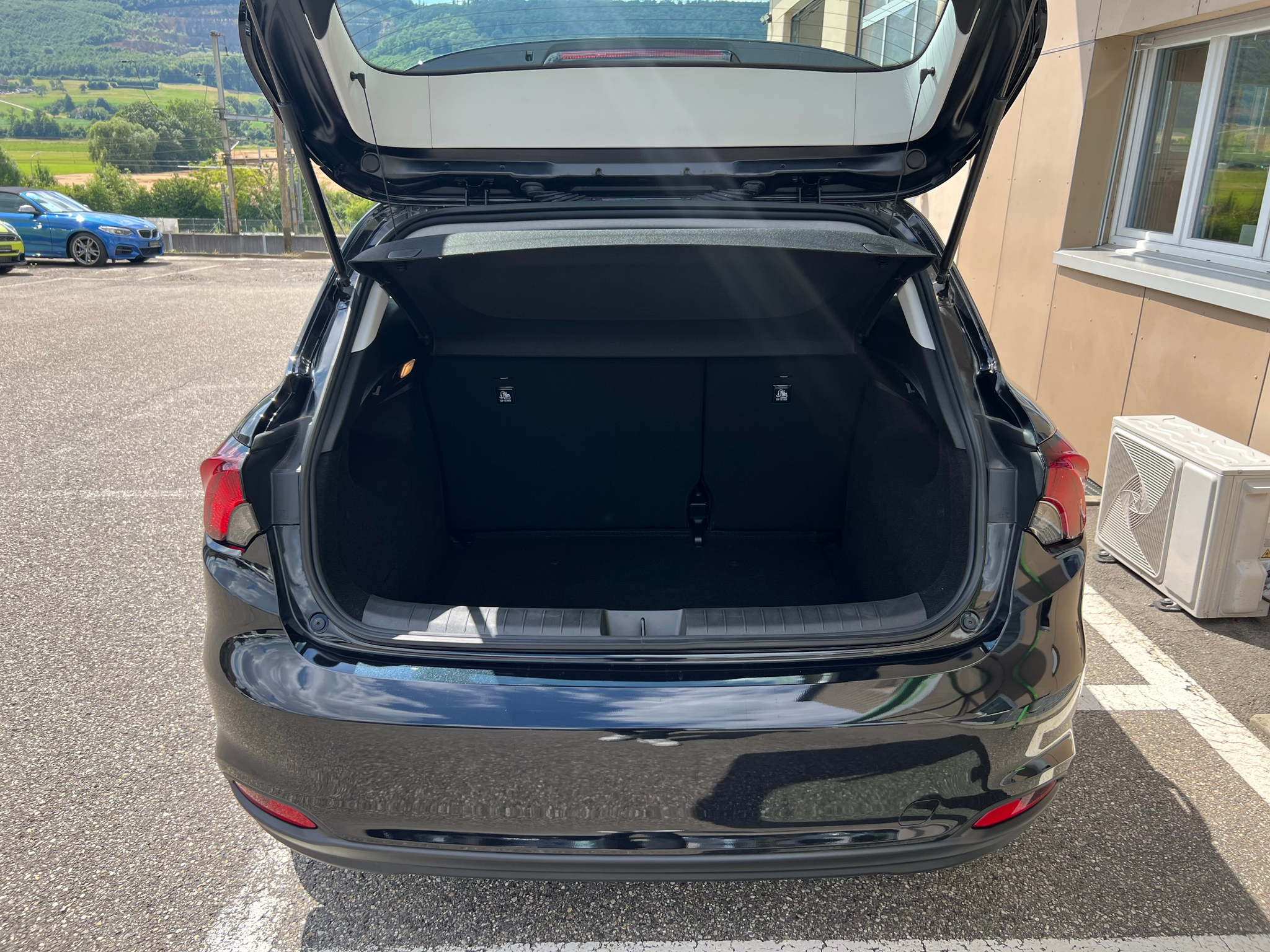 listing desktop thumbnail image 22