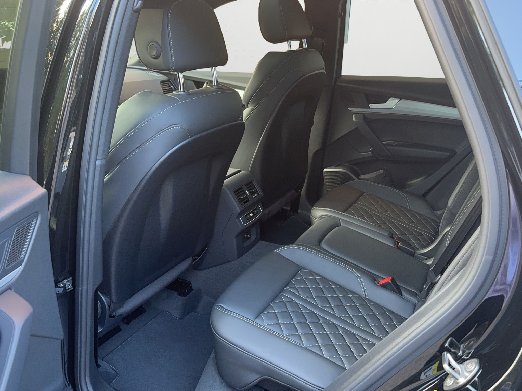 listing desktop thumbnail image 13