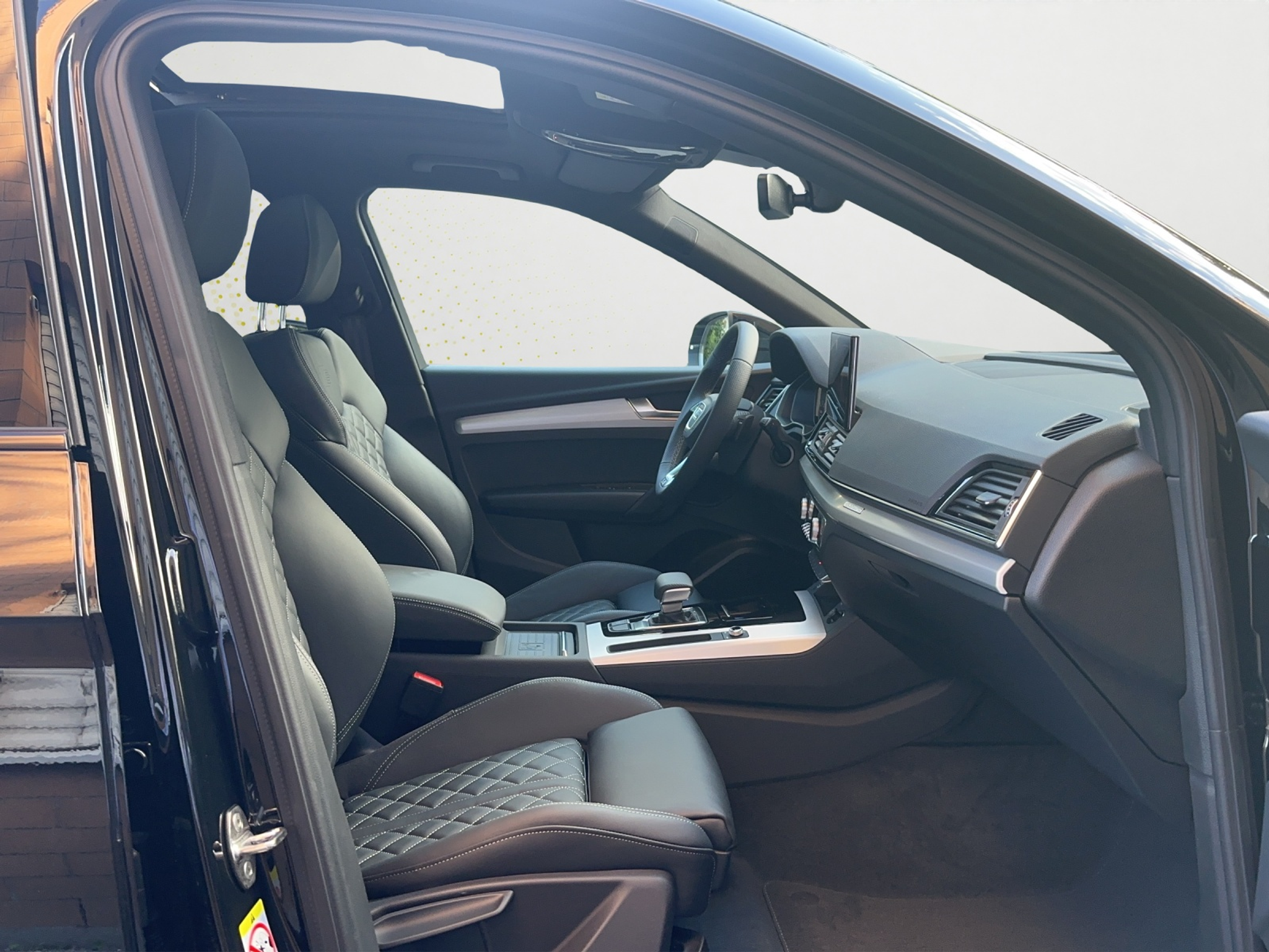 listing desktop thumbnail image 12