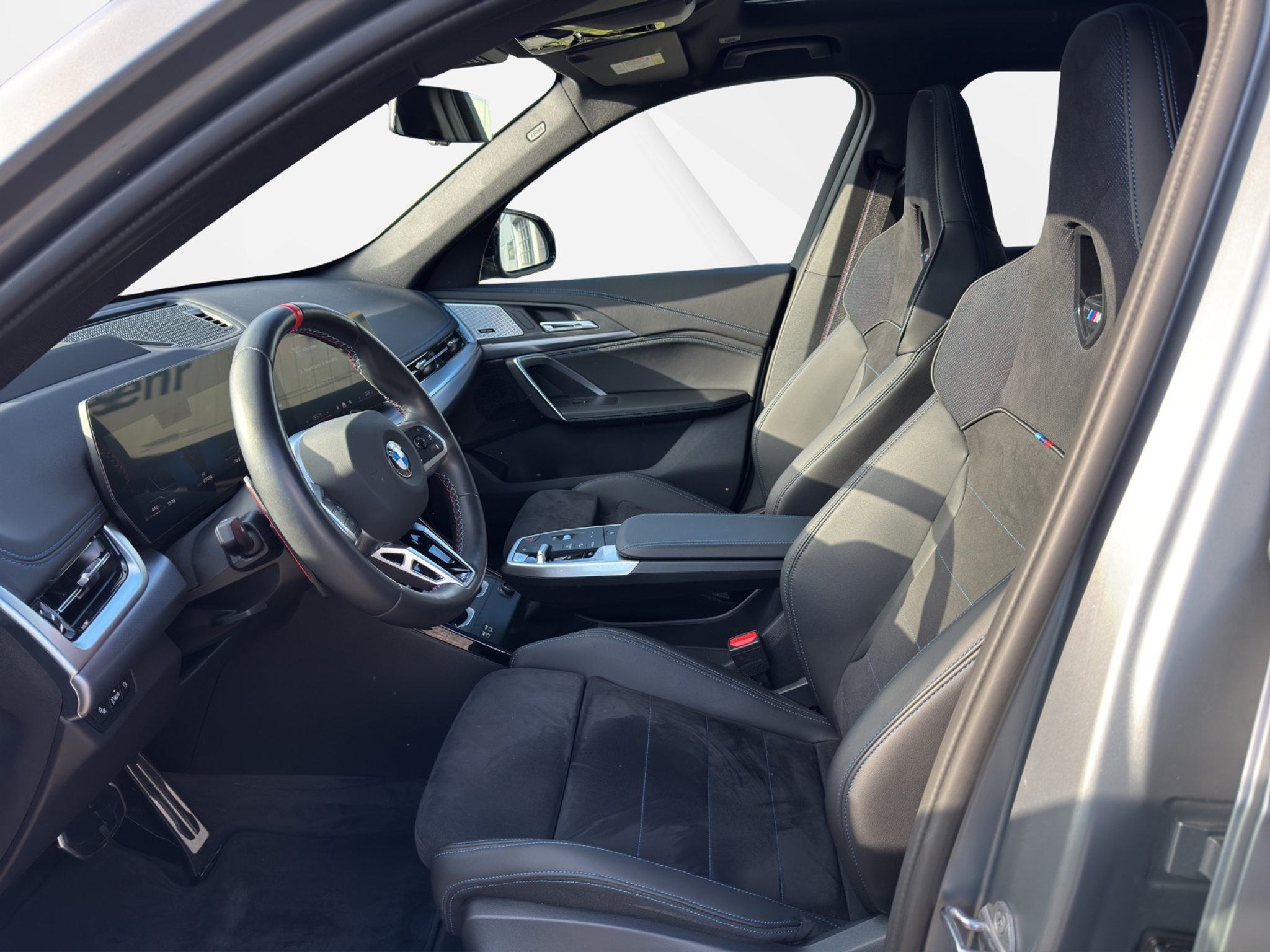 listing desktop thumbnail image 11