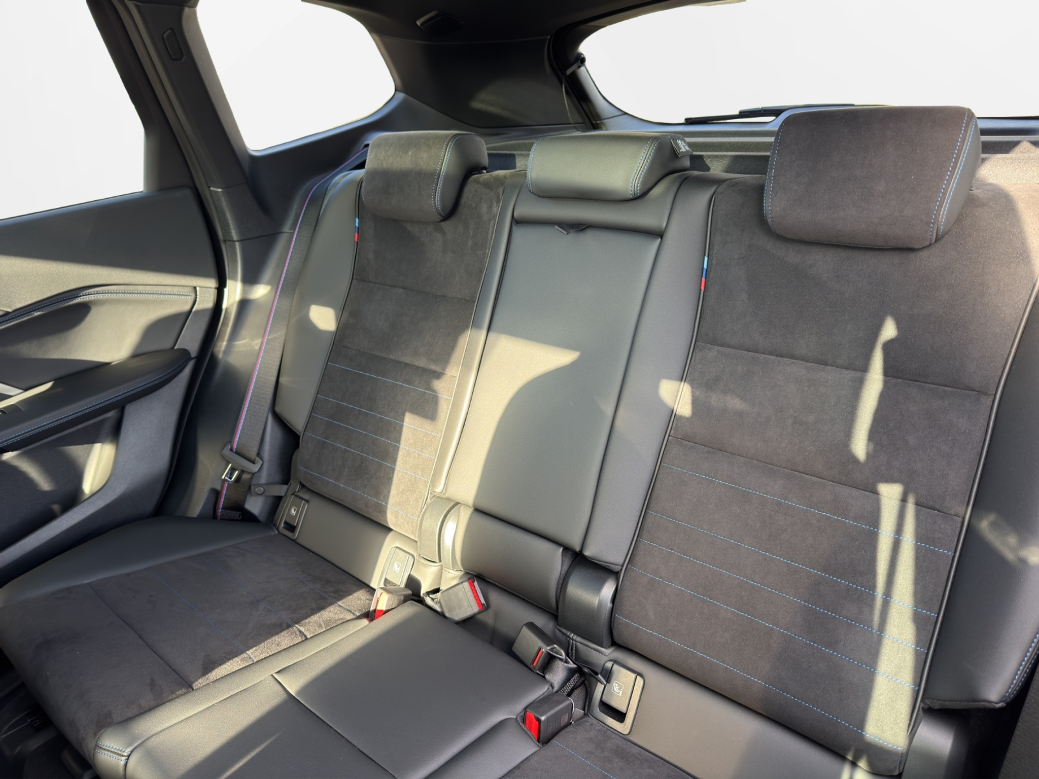 listing desktop thumbnail image 18