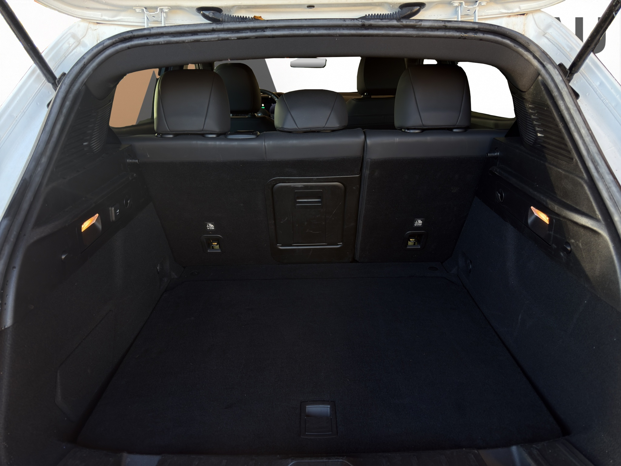 listing desktop thumbnail image 17