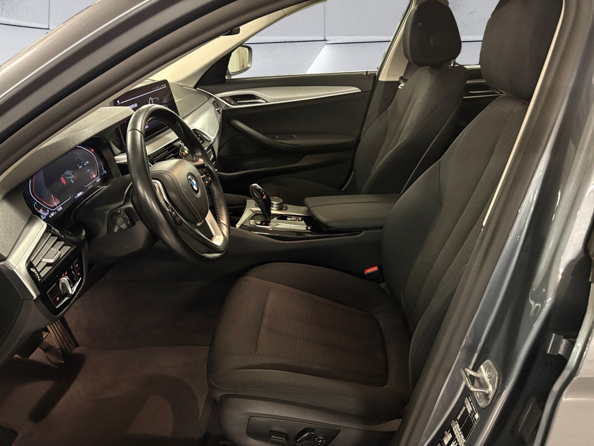 listing desktop thumbnail image 11