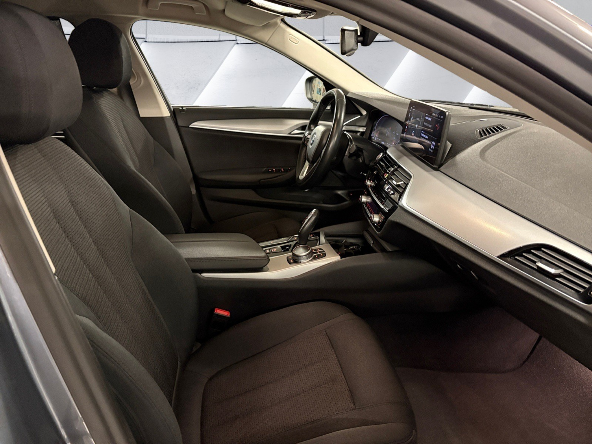 listing desktop thumbnail image 12