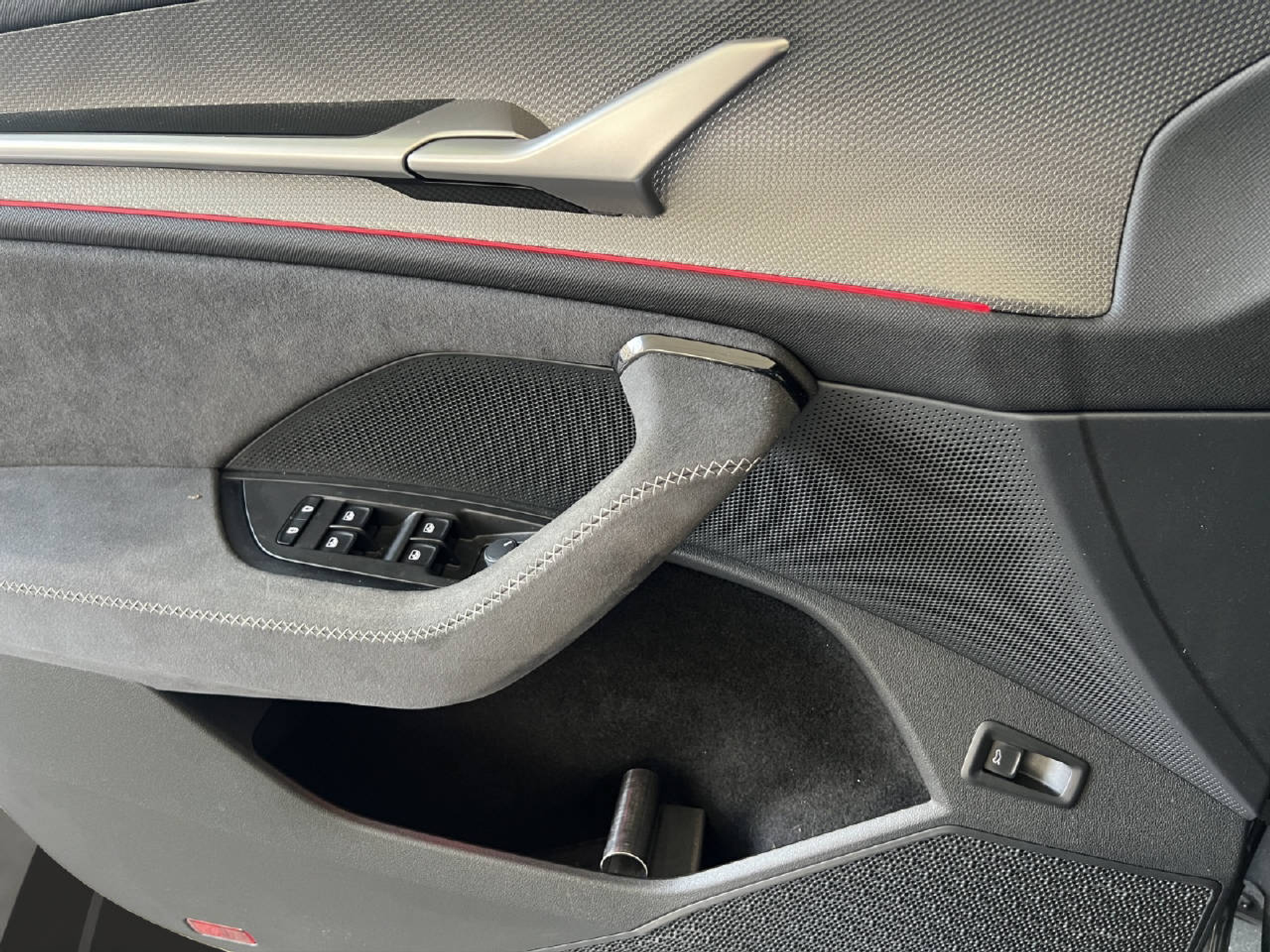 listing desktop thumbnail image 18