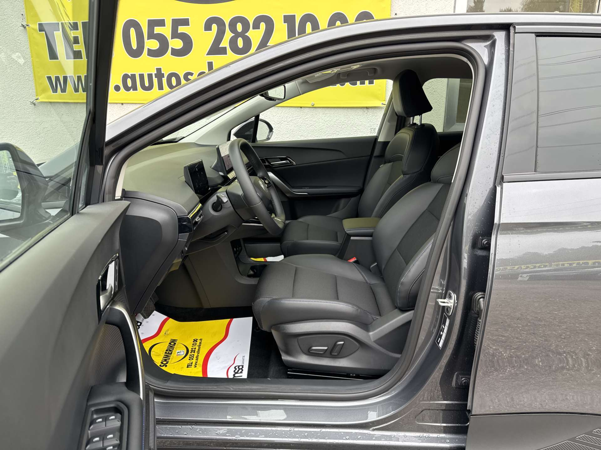 listing desktop thumbnail image 6