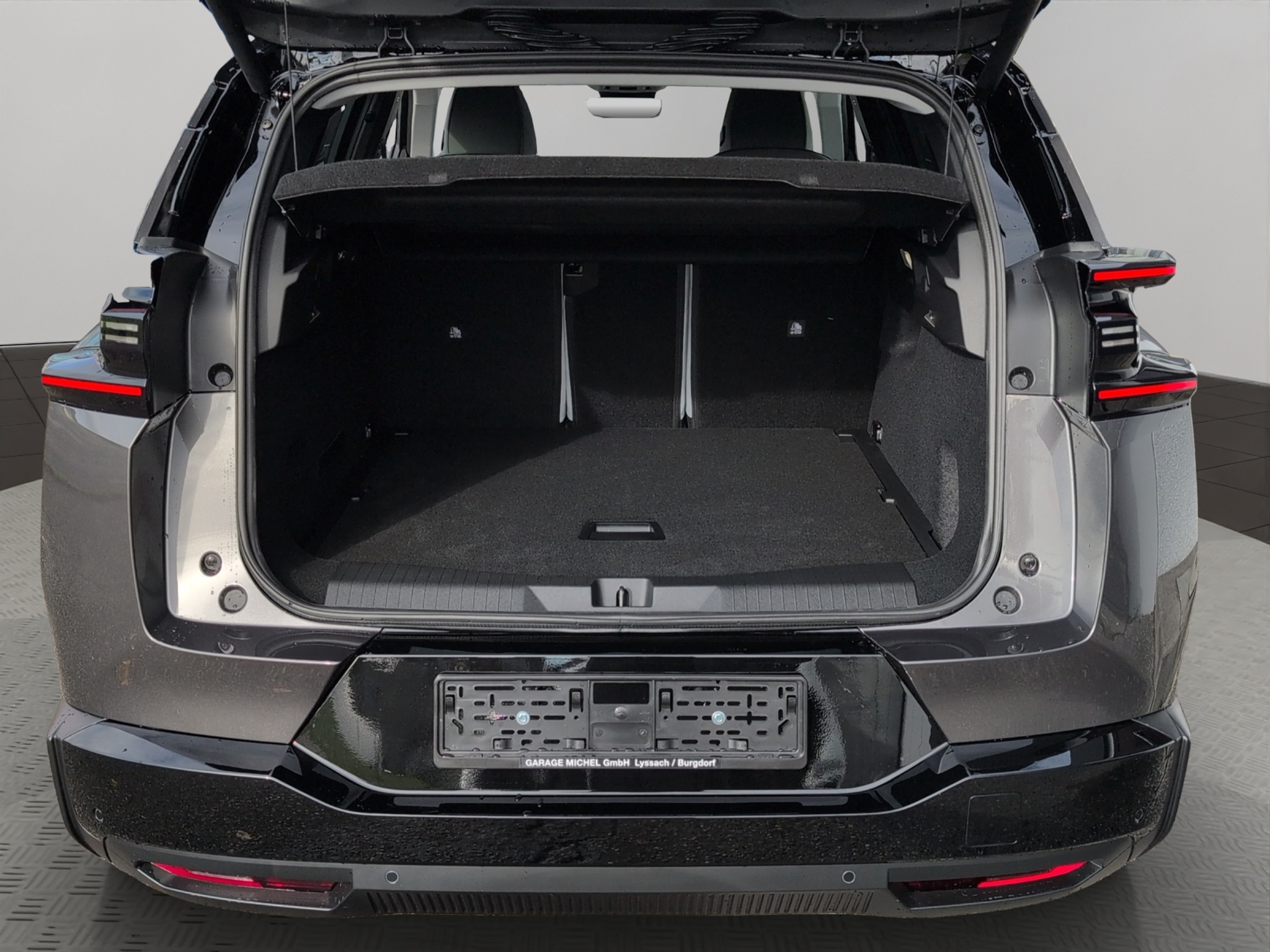 listing desktop thumbnail image 15