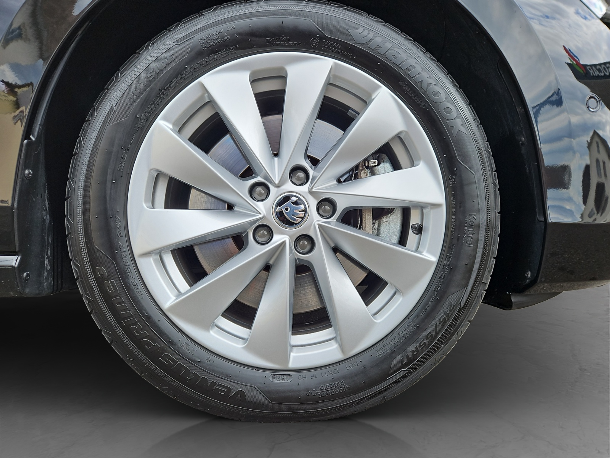 listing desktop thumbnail image 11