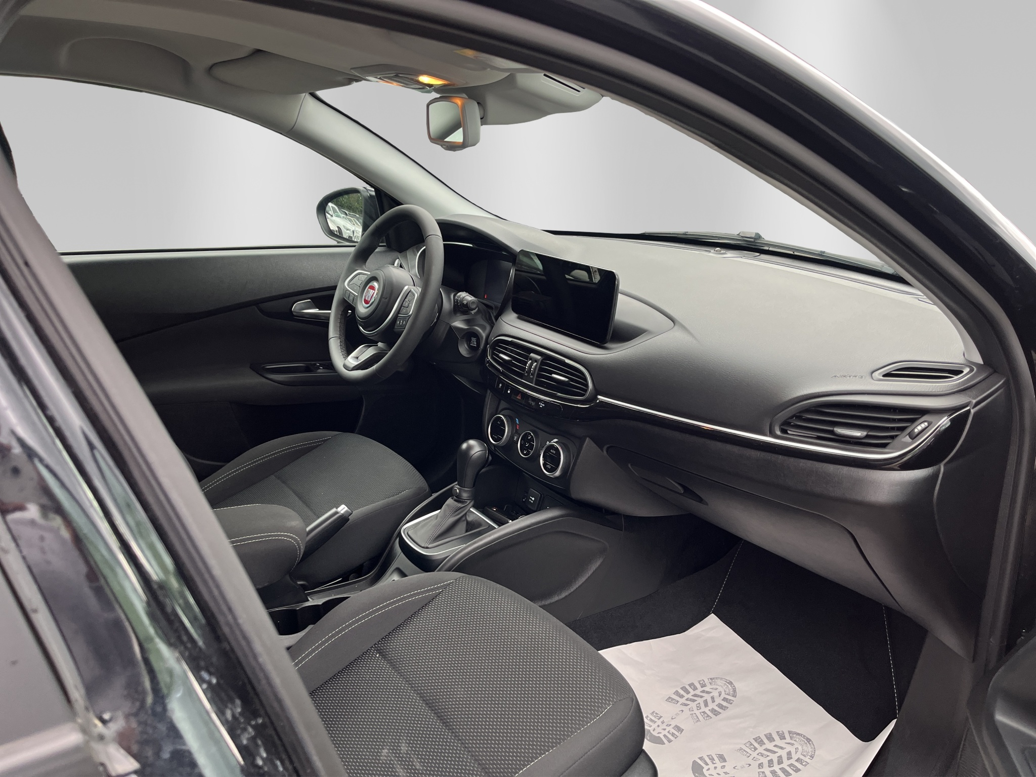 listing desktop thumbnail image 11