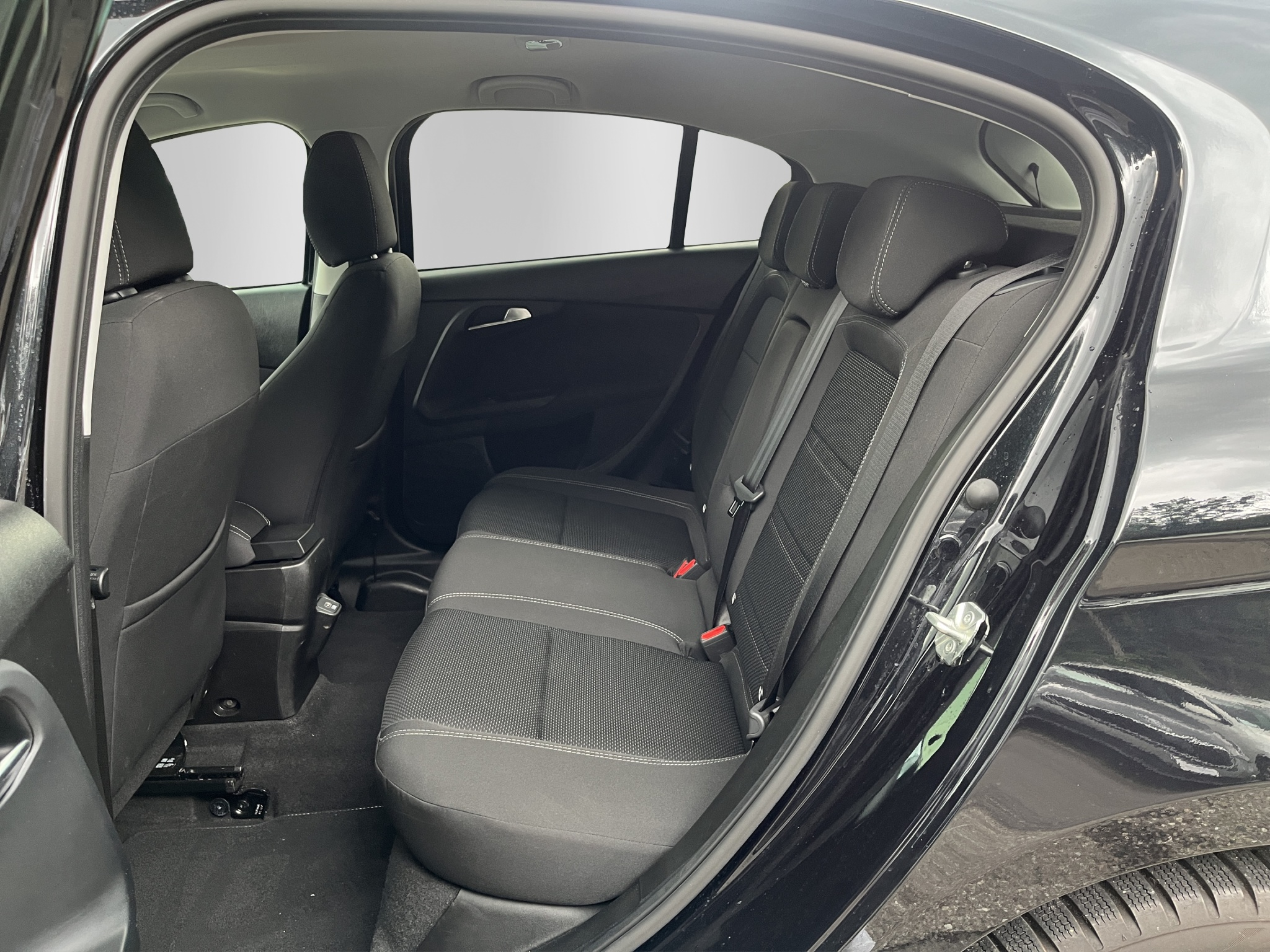 listing desktop thumbnail image 12