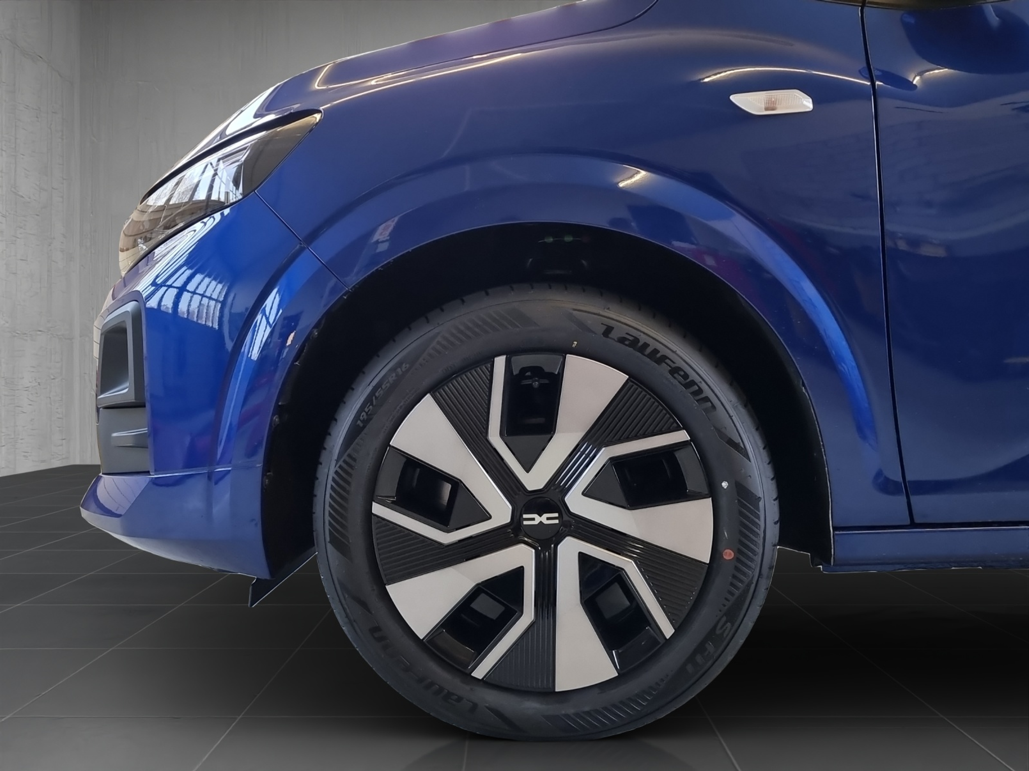 listing desktop thumbnail image 5