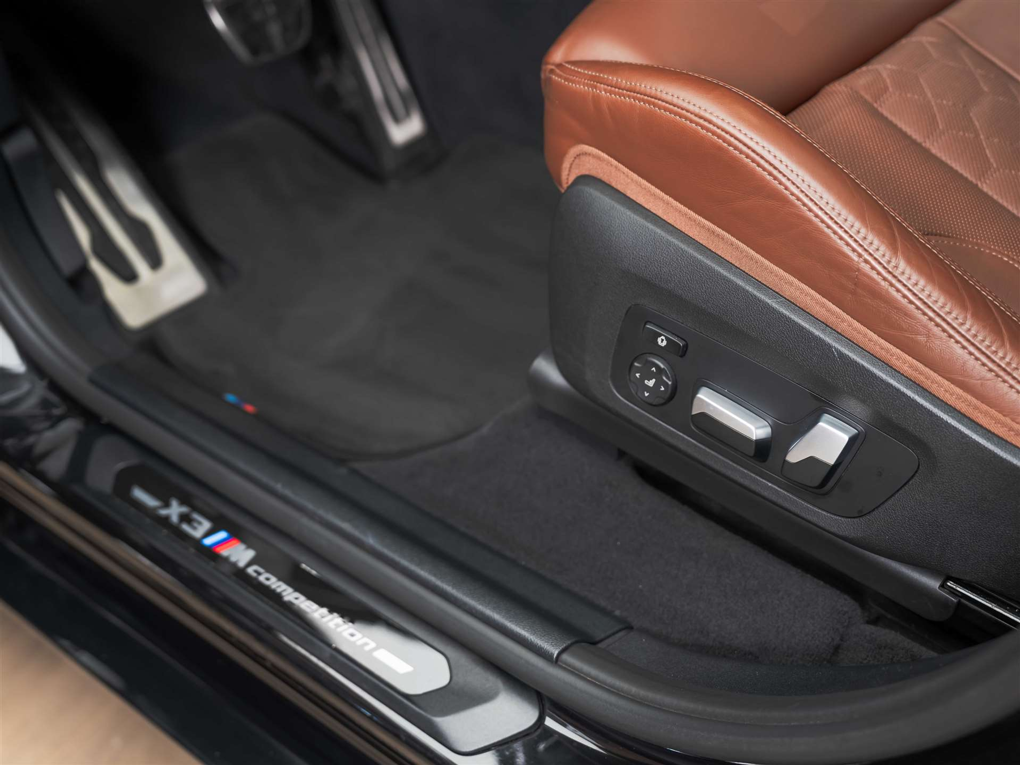 listing desktop thumbnail image 22