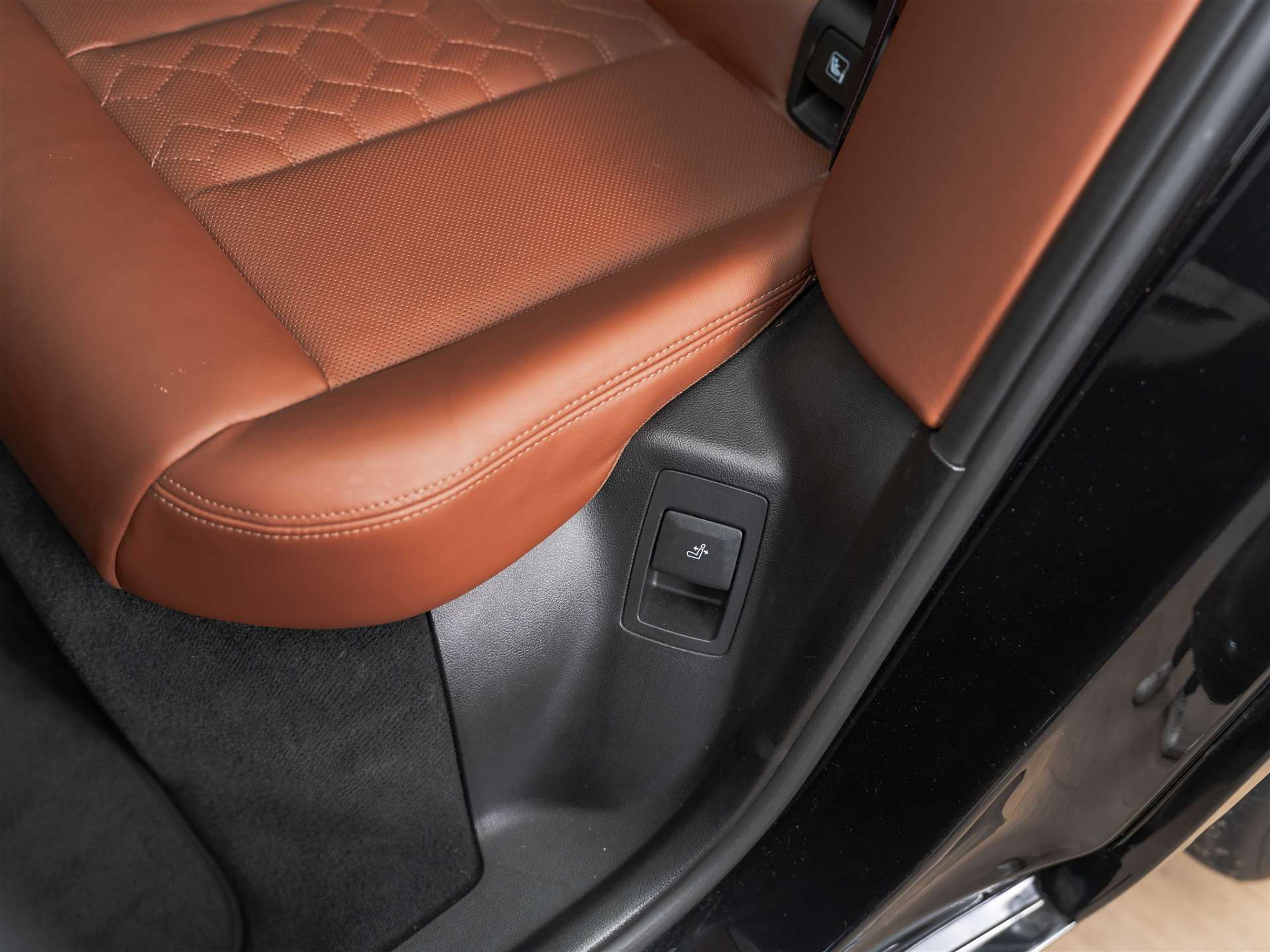 listing desktop thumbnail image 15