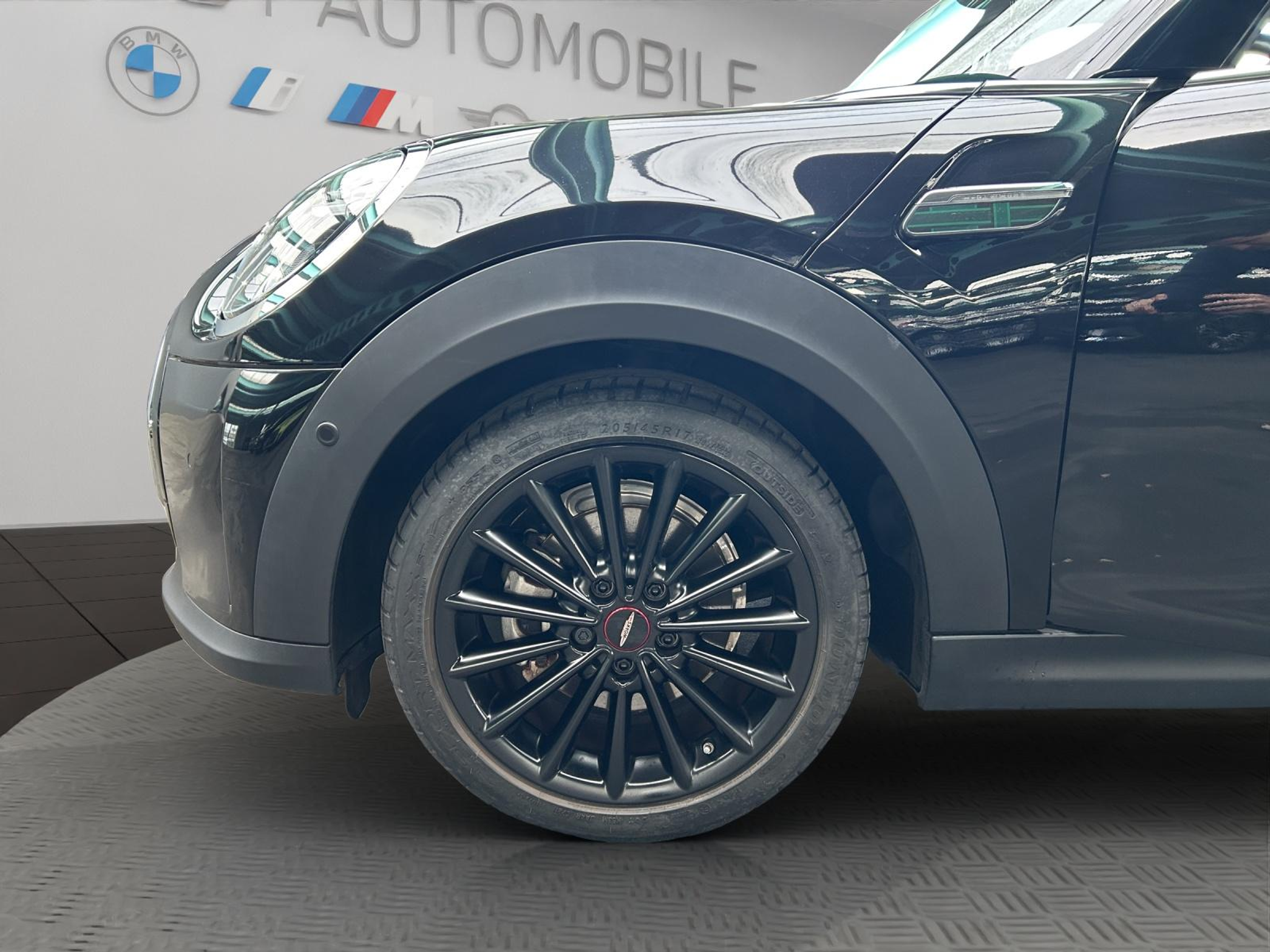 listing desktop thumbnail image 19