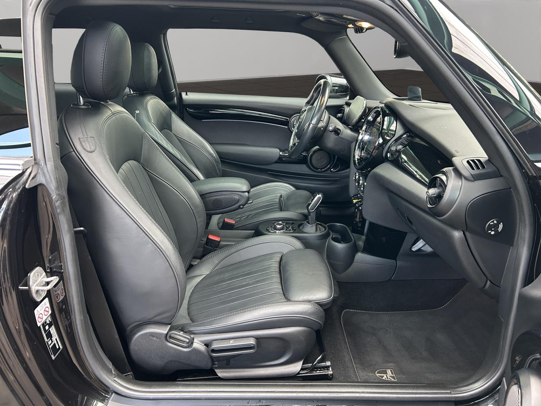 listing desktop thumbnail image 10