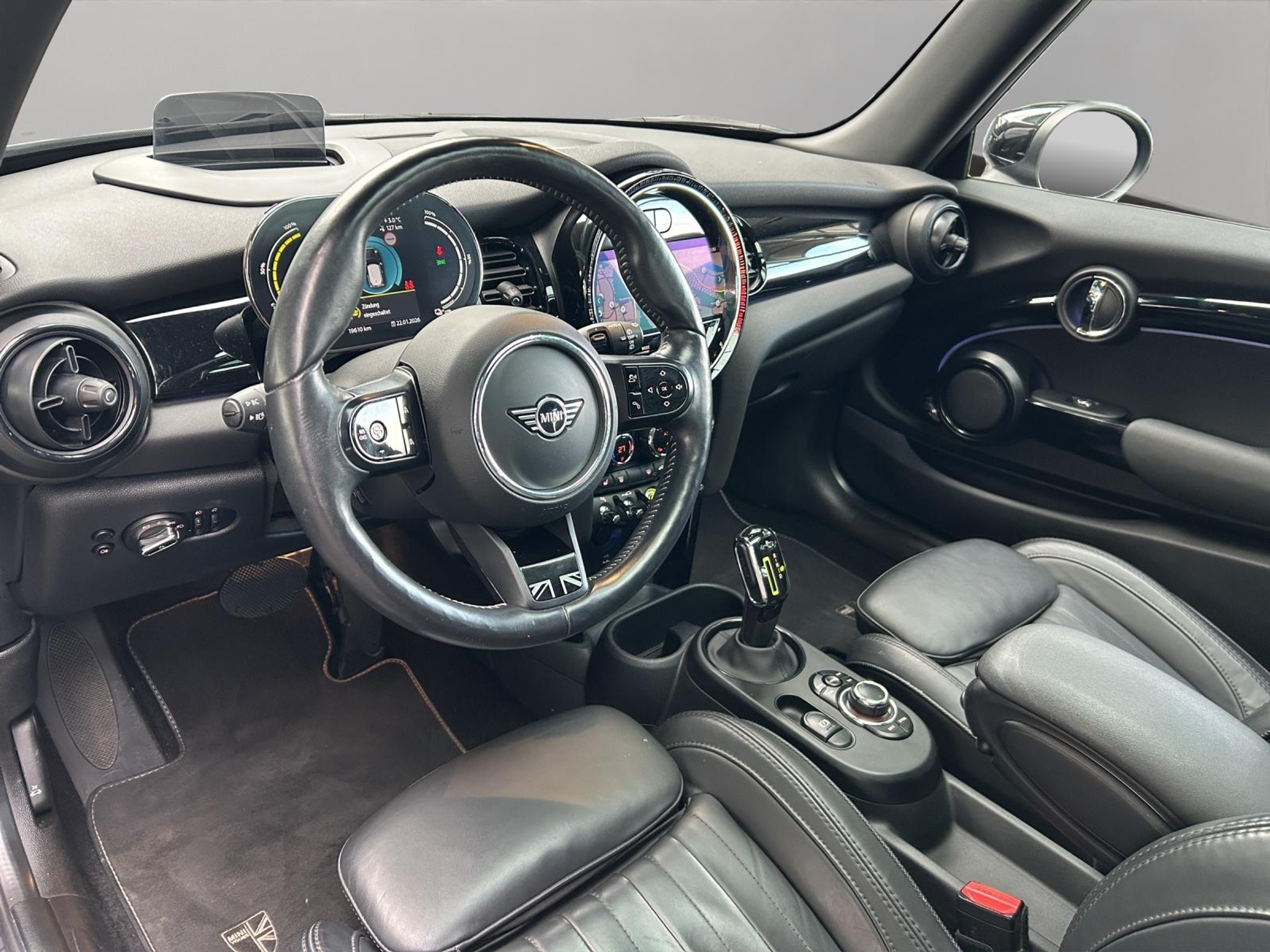 listing desktop thumbnail image 5