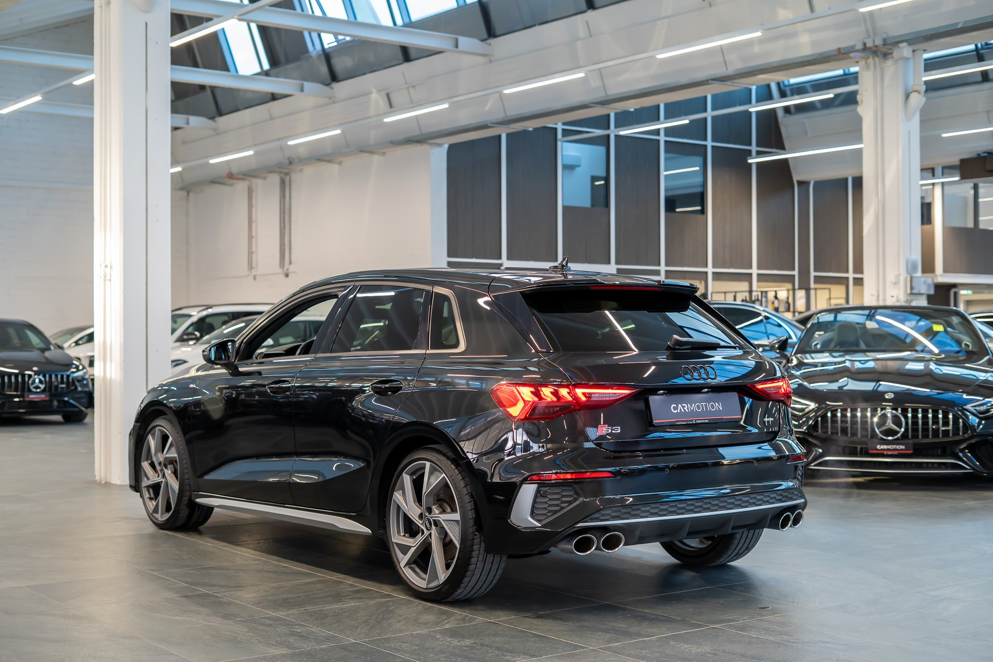 listing desktop thumbnail image 3