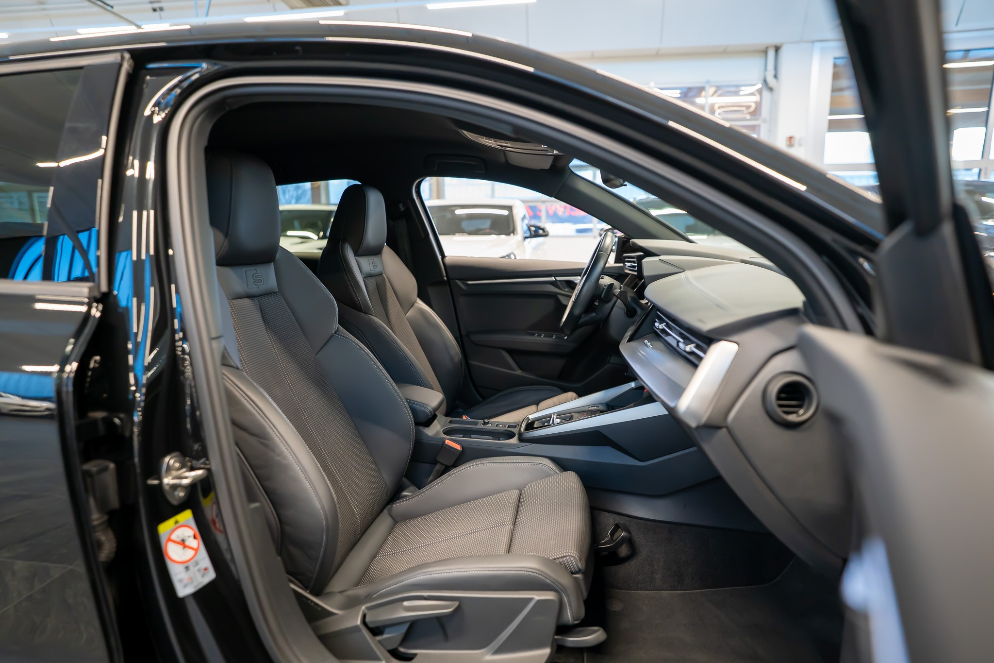 listing desktop thumbnail image 12