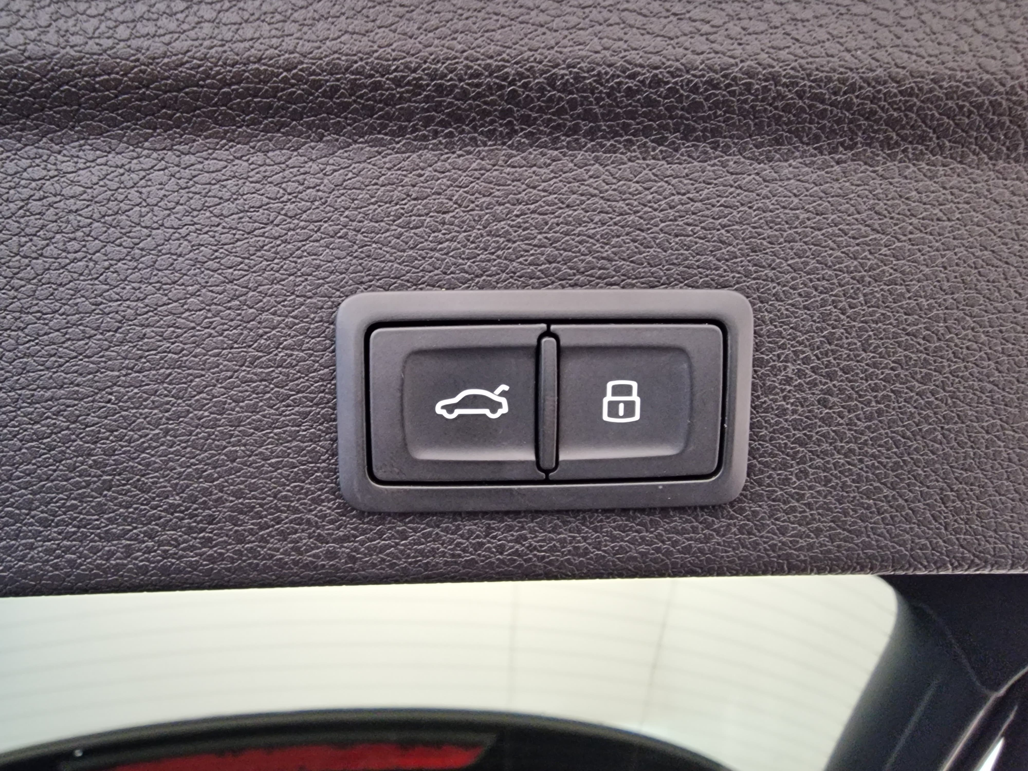 listing desktop thumbnail image 17