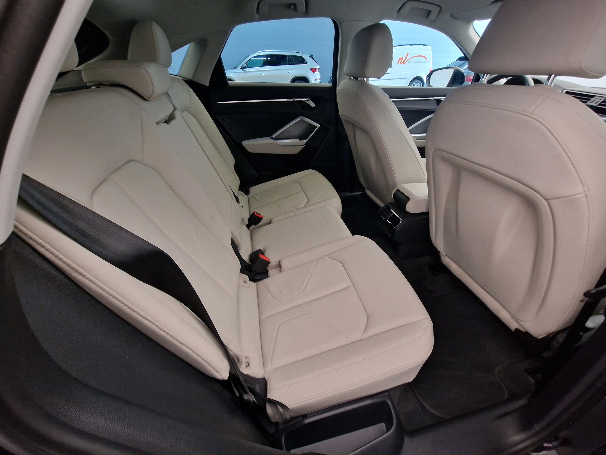 listing desktop thumbnail image 15