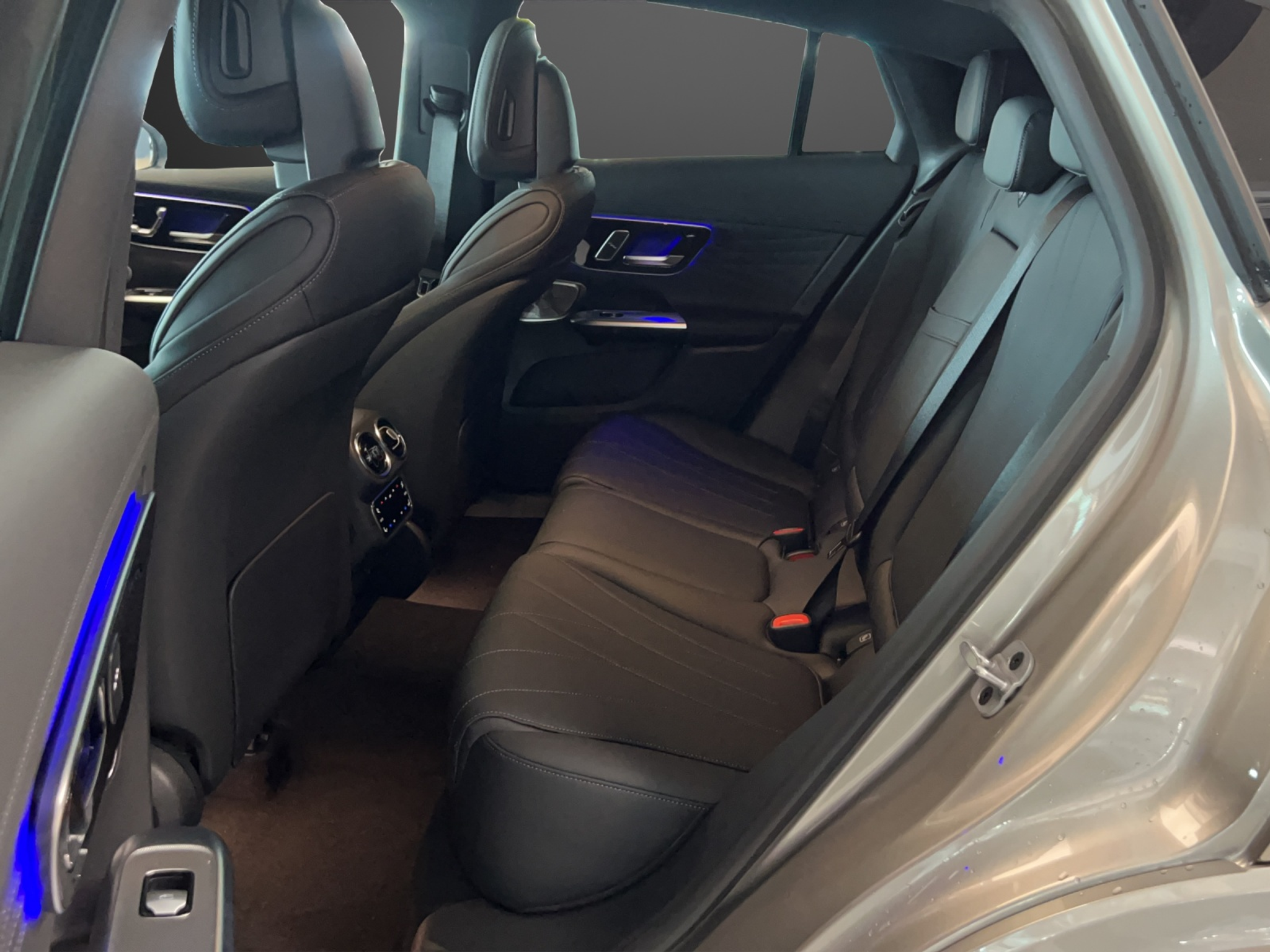 listing desktop thumbnail image 11