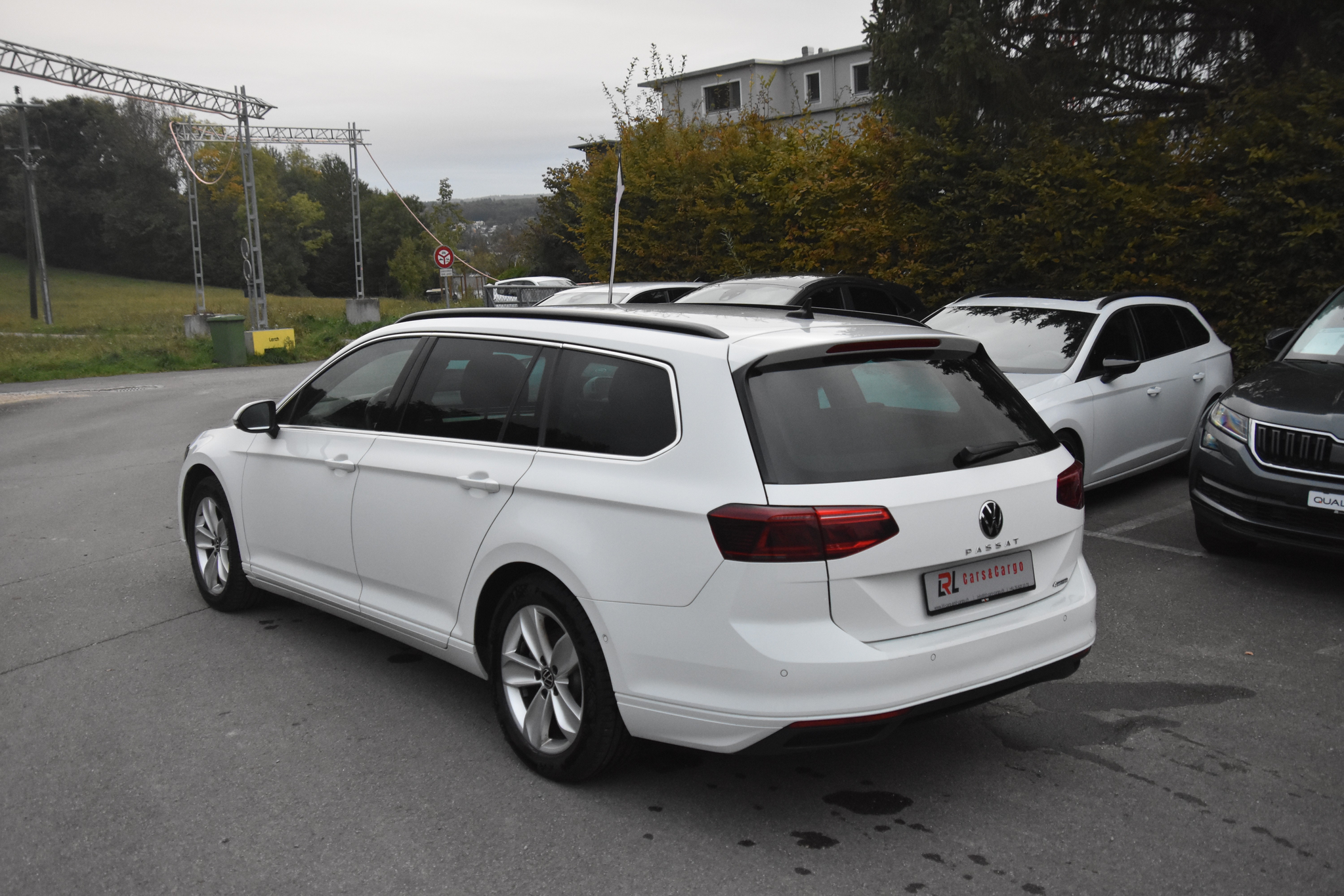 listing desktop thumbnail image 6