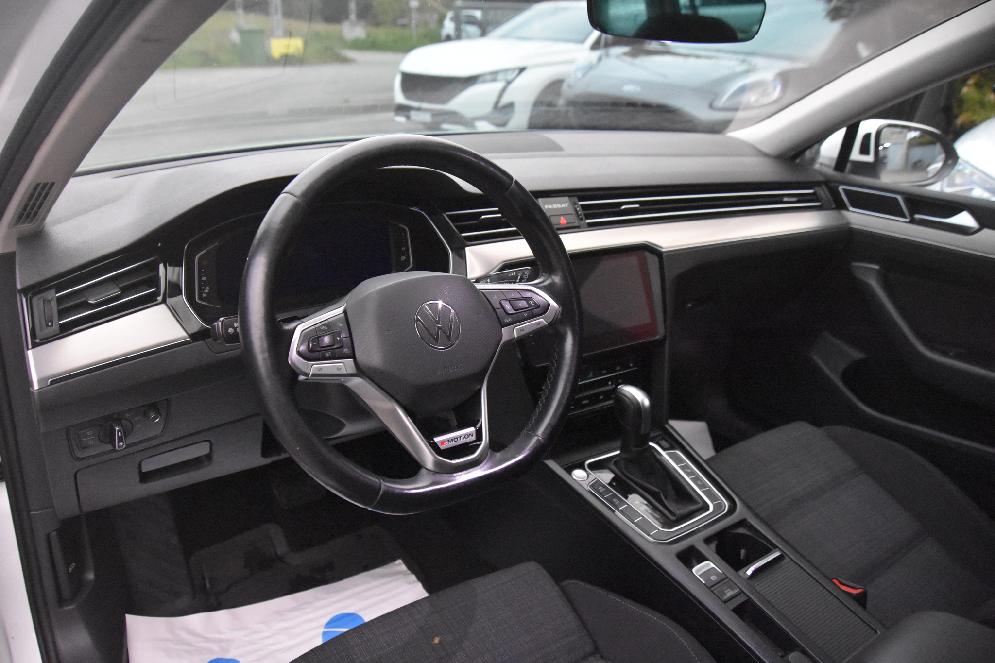 listing desktop thumbnail image 8