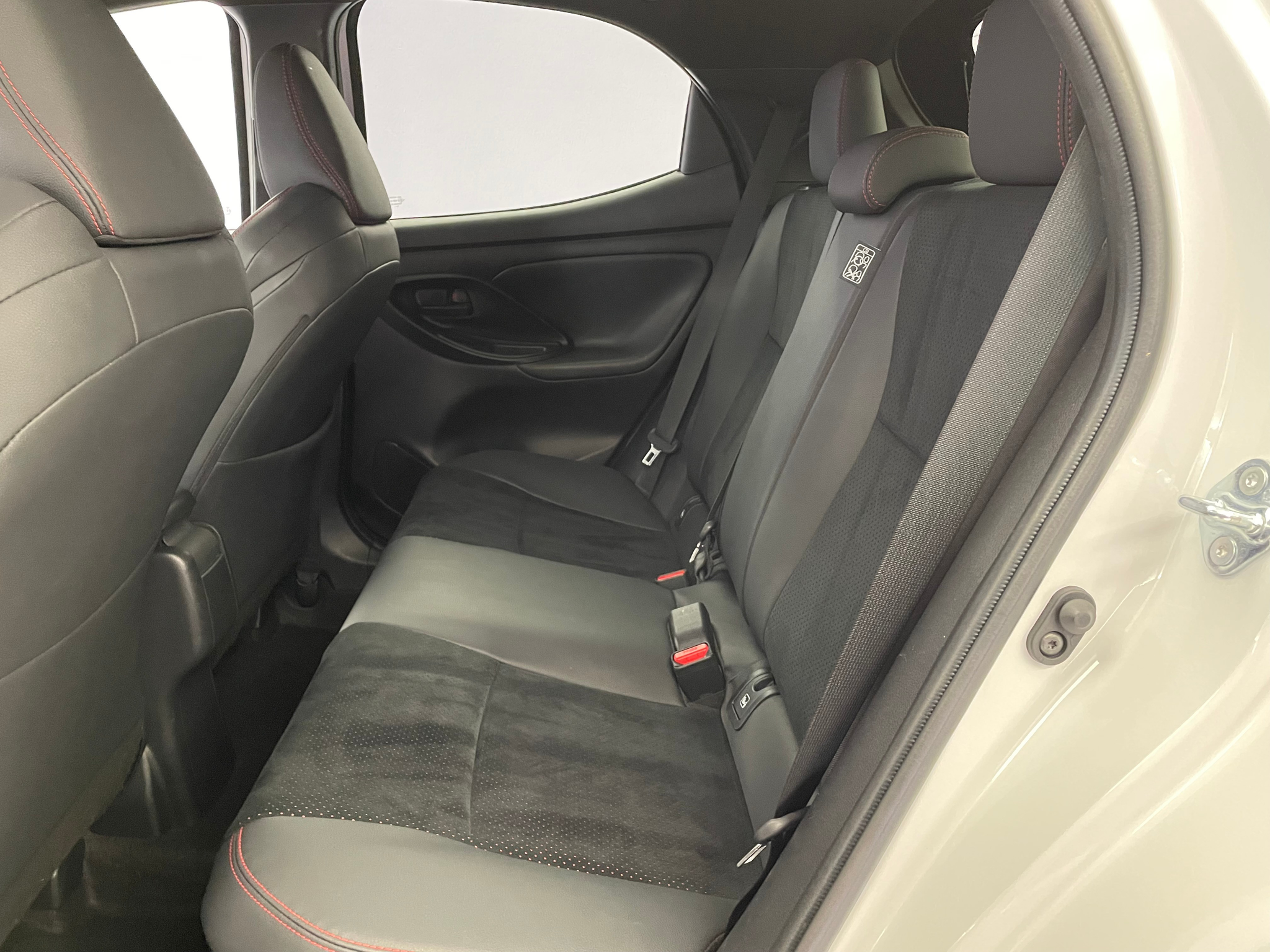 listing desktop thumbnail image 9