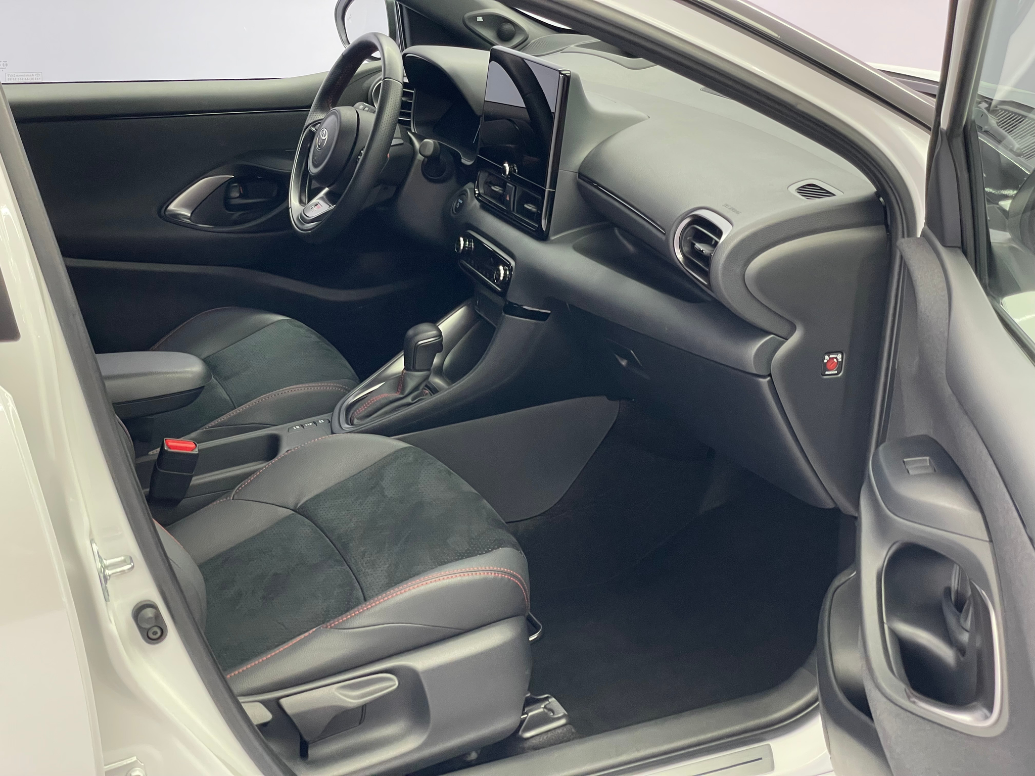 listing desktop thumbnail image 7